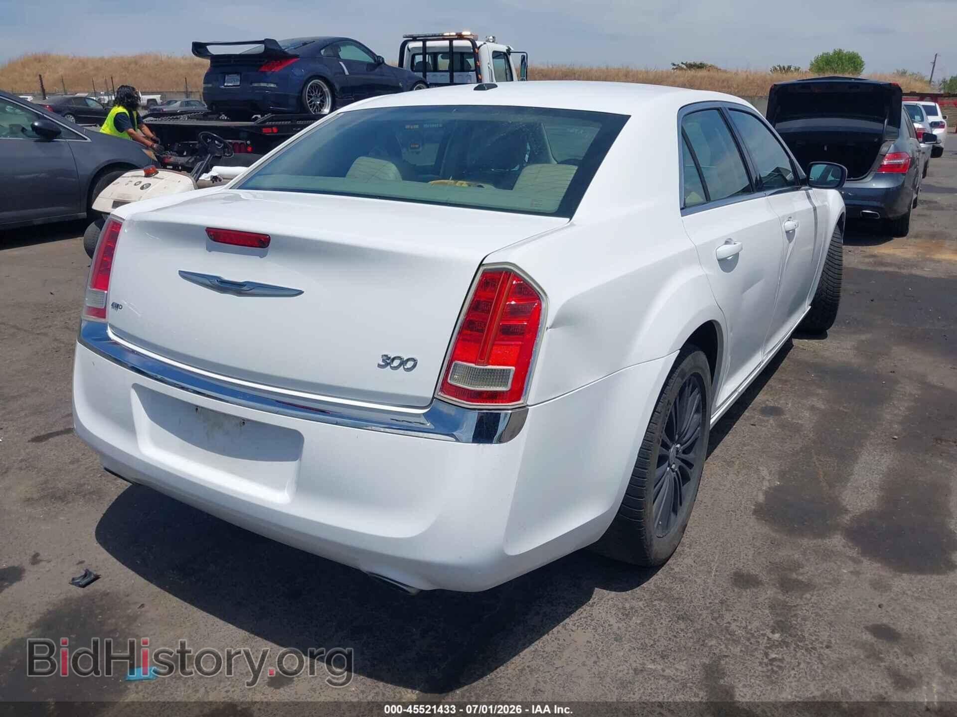 2013 CHRYSLER 300 - VIN: 2C3CCARG0DH533479 - Фото 4