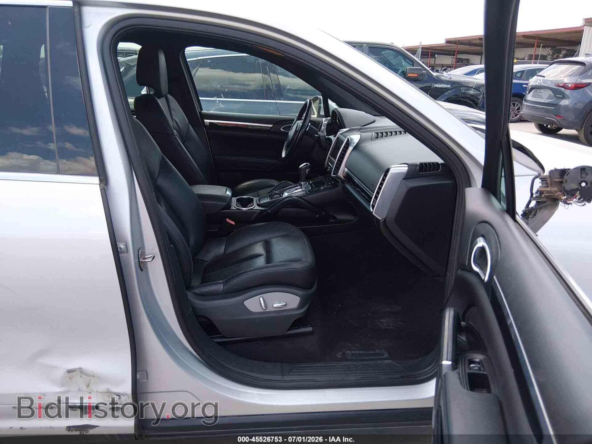 2011 PORSCHE CAYENNE - VIN: WP1AA2A27BLA03698 - Photo 5