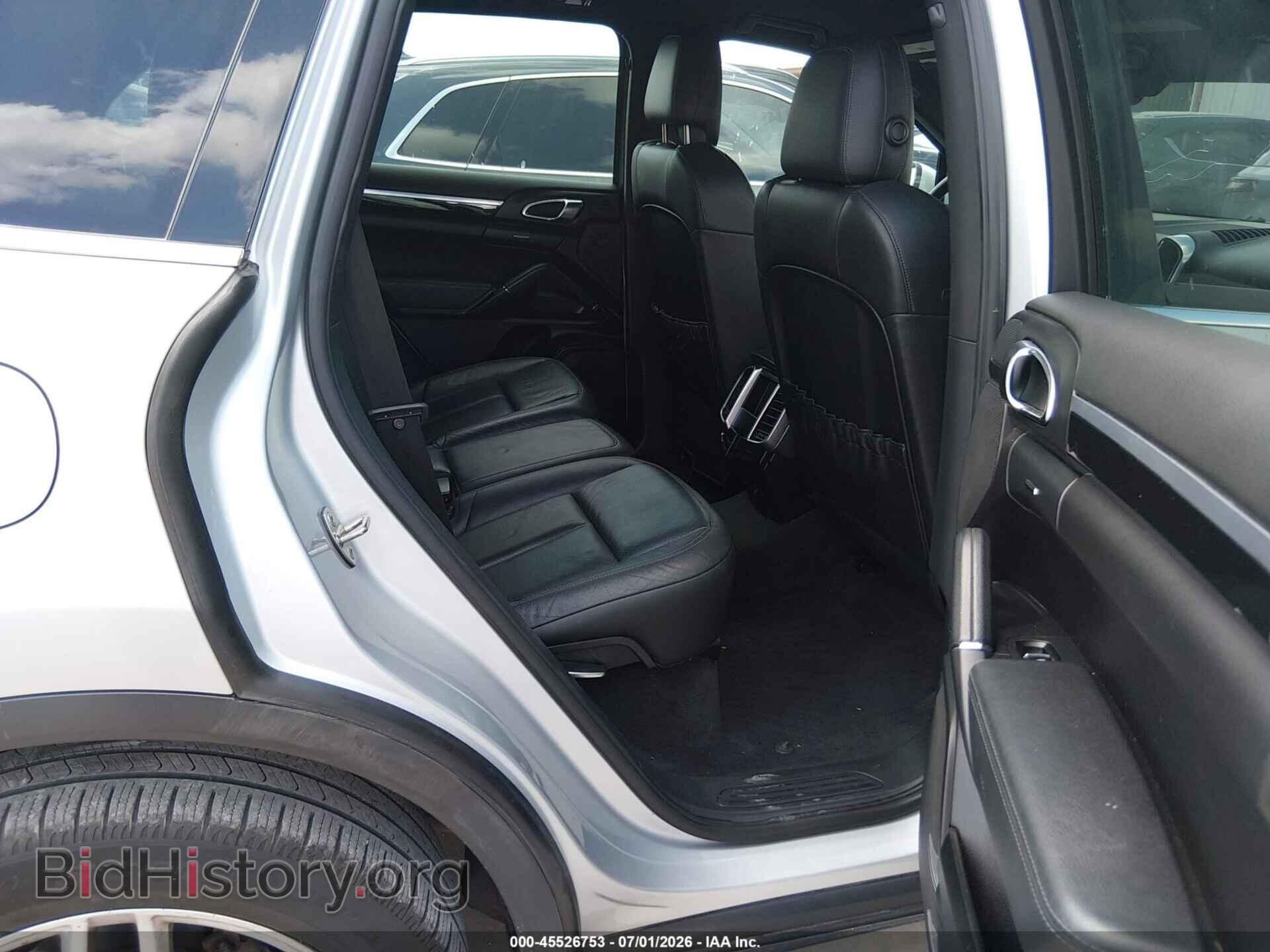 2011 PORSCHE CAYENNE - VIN: WP1AA2A27BLA03698 - Photo 8