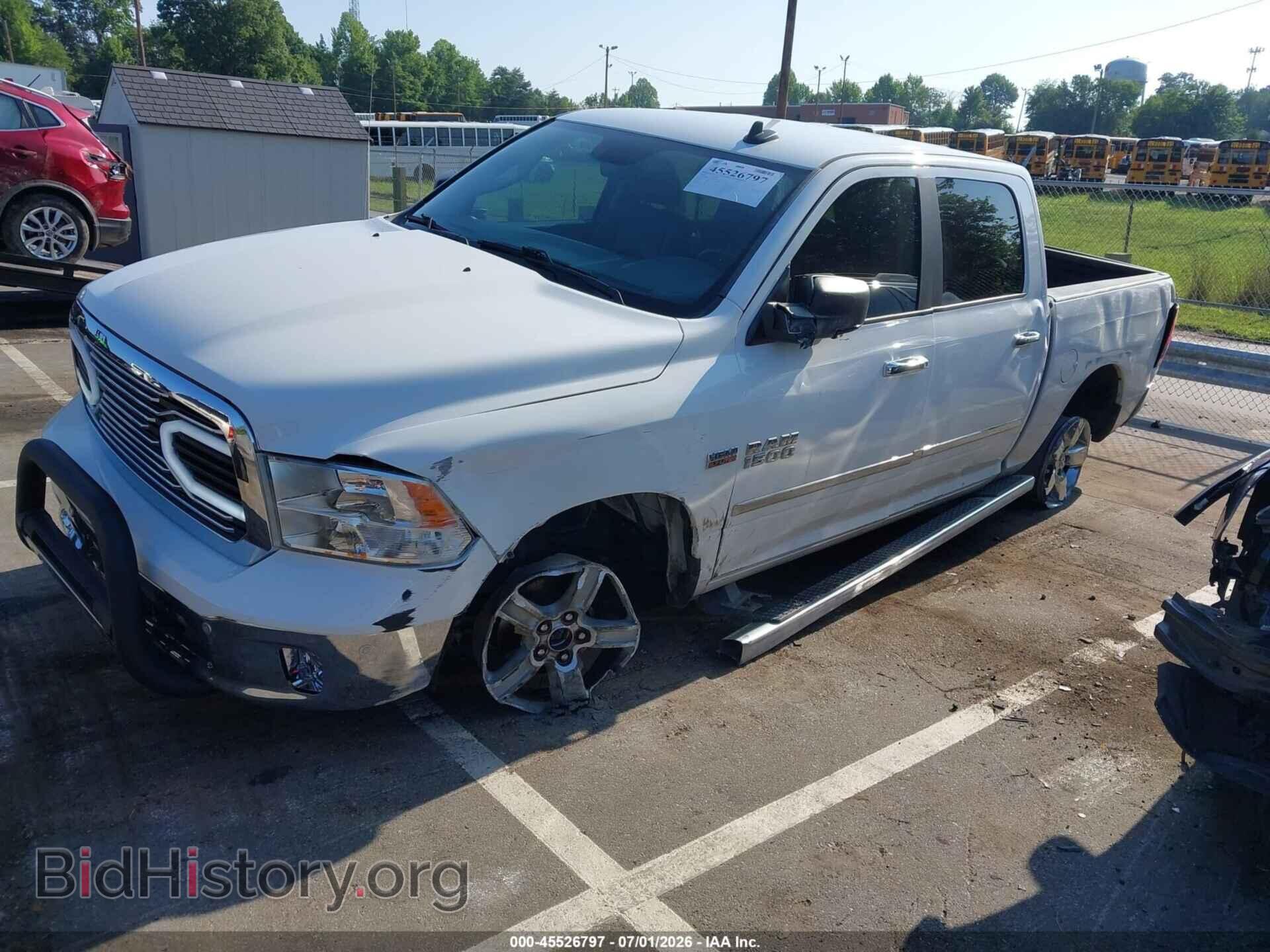 2017 RAM 1500 - VIN: 3C6RR7LT5HG574989 - Фото 2