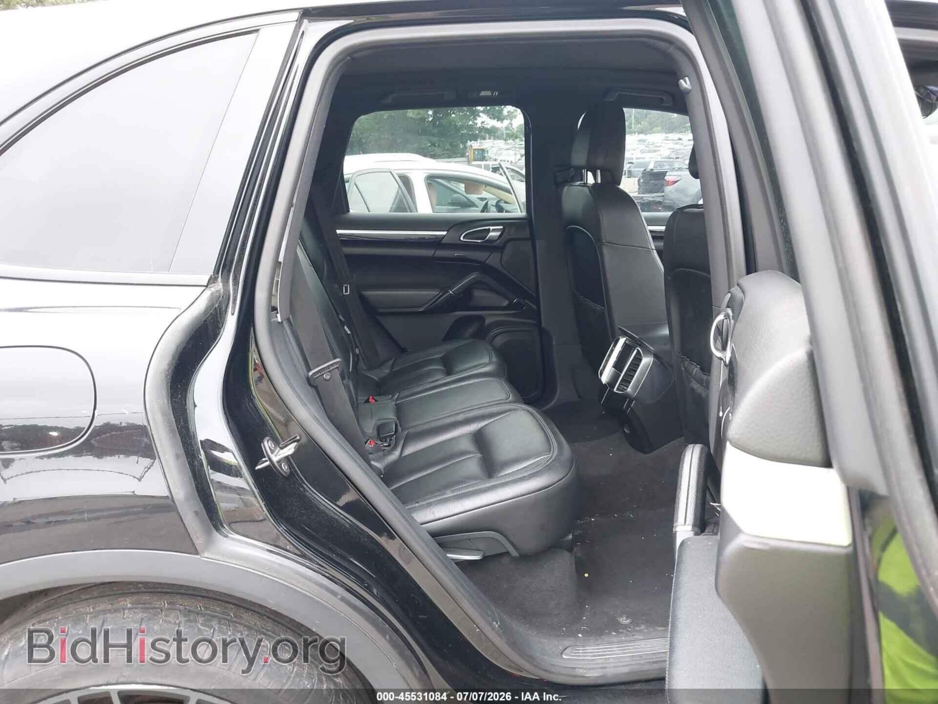 2017 PORSCHE CAYENNE - VIN: WP1AA2A24HKA89633 - Photo 8