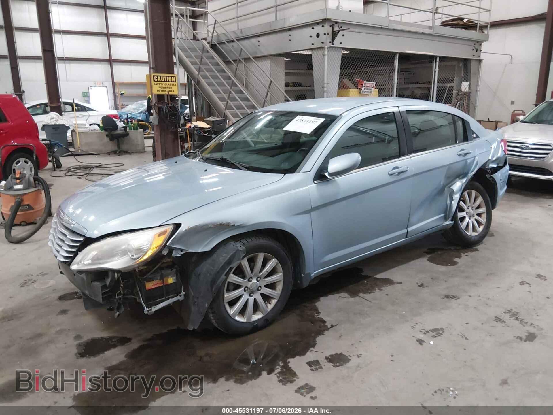 2012 CHRYSLER 200 - VIN: 1C3CCBBB5CN175886 - Photo 2