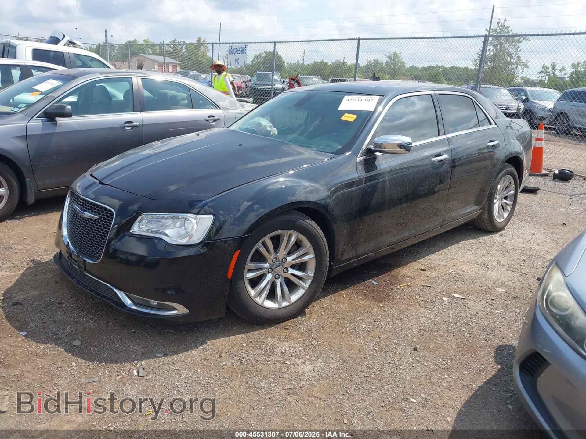 2017 CHRYSLER 300C - VIN: 2C3CCAEG2HH570819 - Фото 2