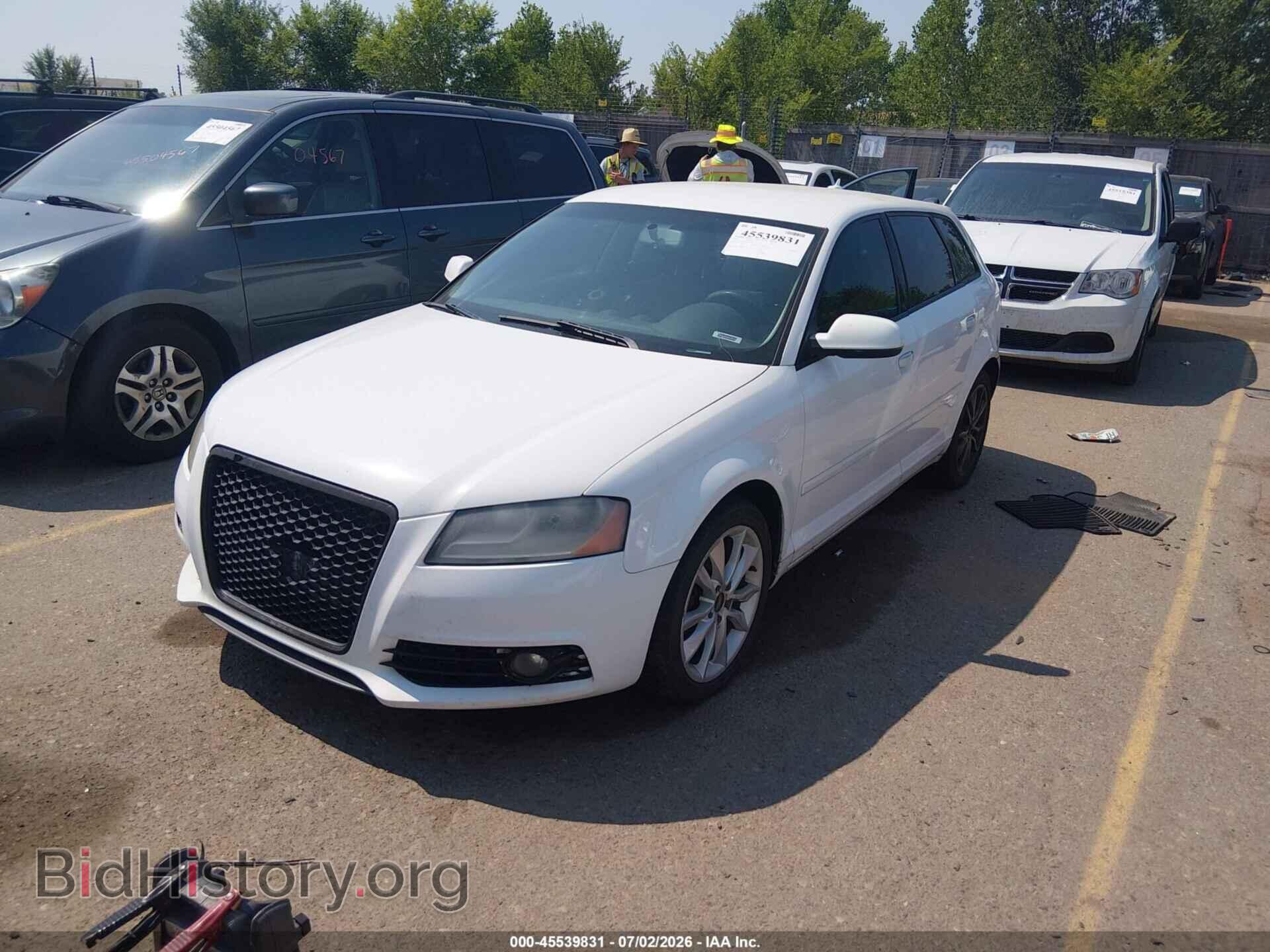 2012 AUDI A3 - VIN: WAUBJAFM5CA013702 - Photo 2