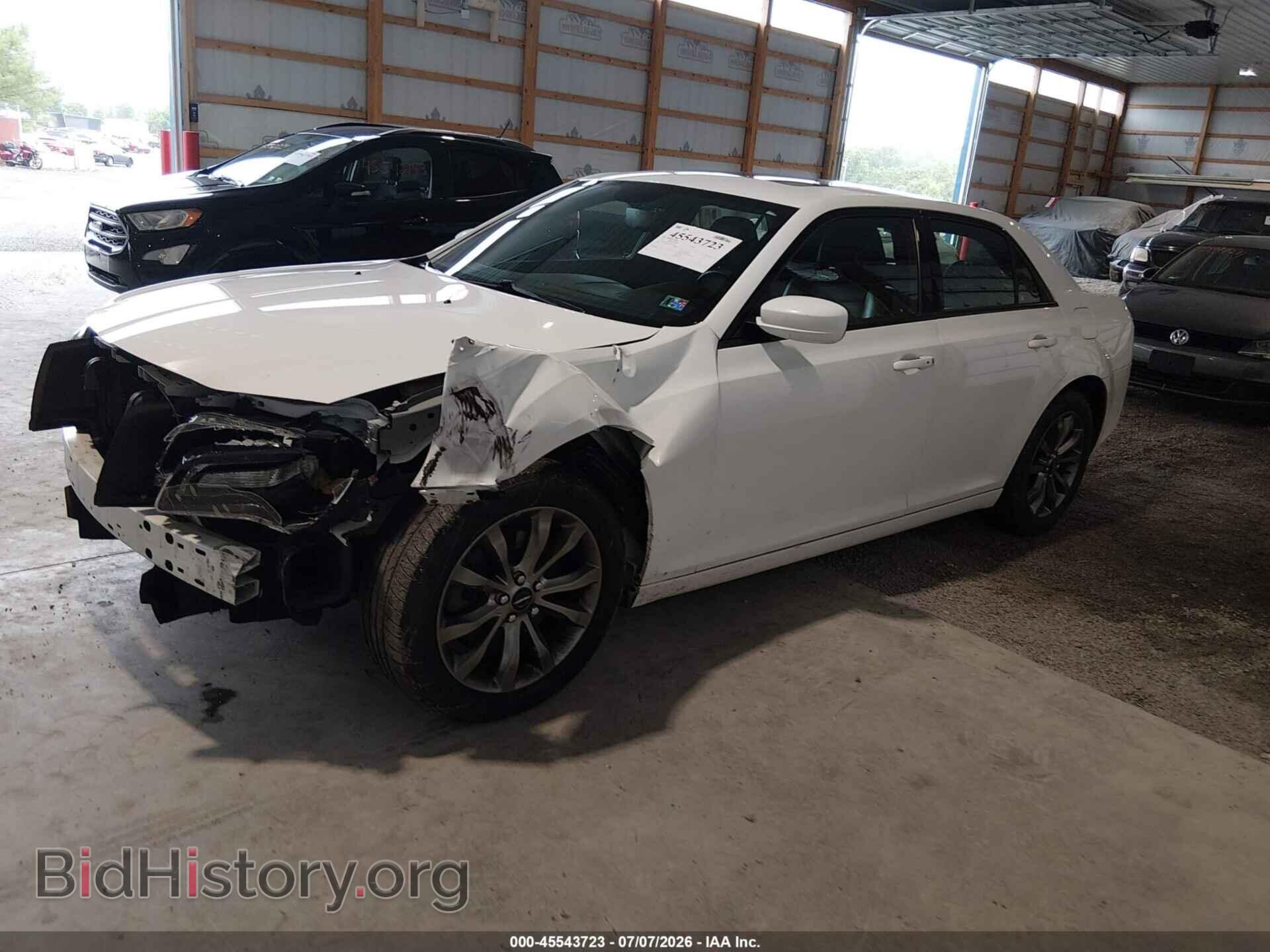 2014 CHRYSLER 300 - VIN: 2C3CCAGG7EH374142 - Фото 2