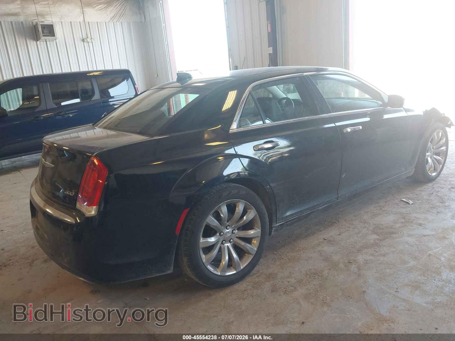 2019 CHRYSLER 300 - VIN: 2C3CCAEG9KH528137 - Photo 4