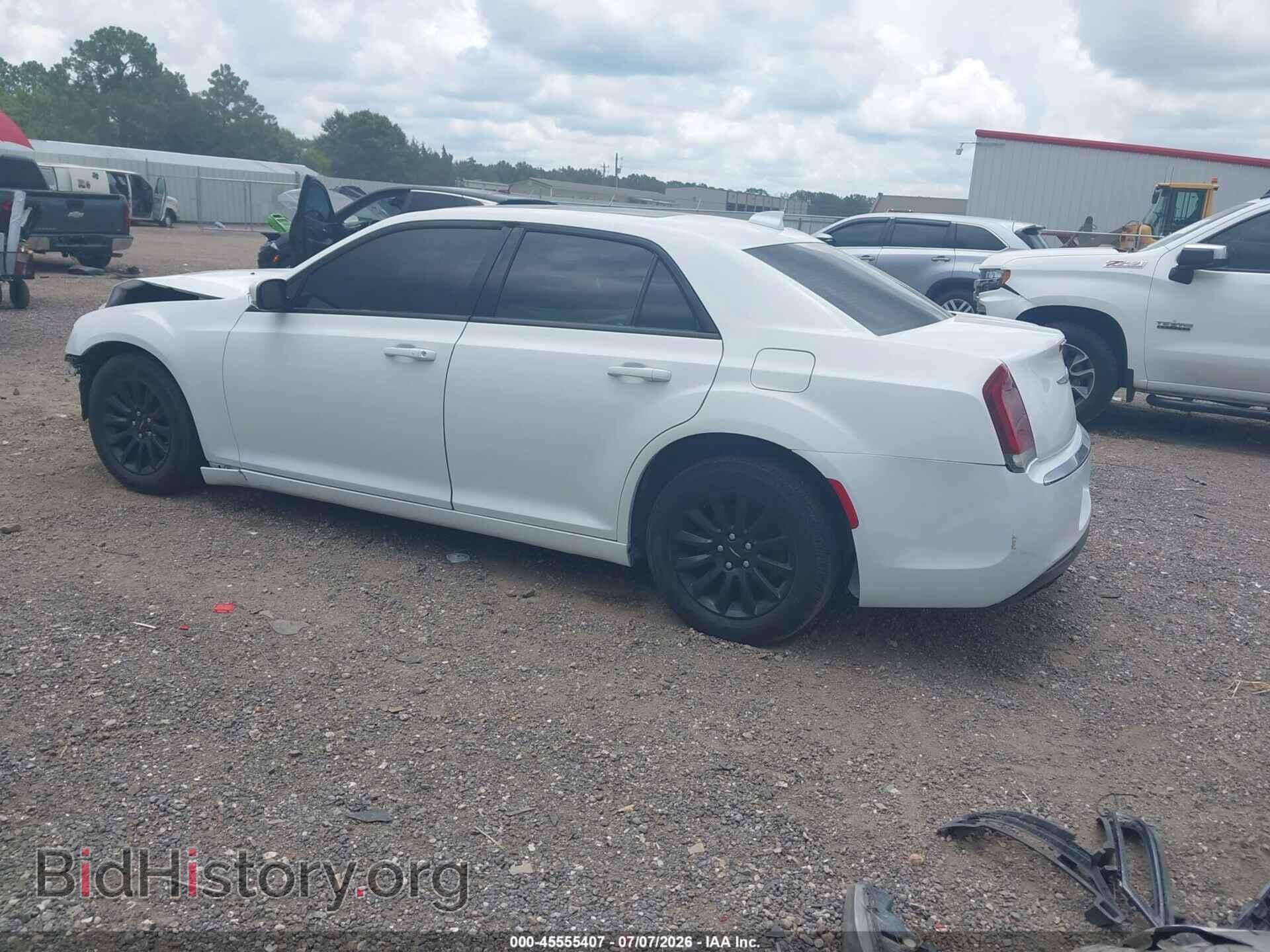 2017 CHRYSLER 300 - VIN: 2C3CCAAG3HH661961 - Photo 3