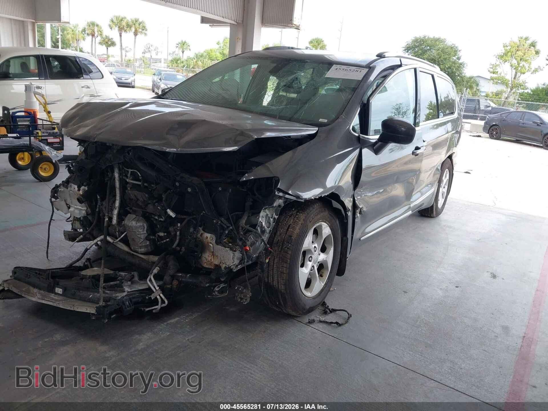 2017 CHRYSLER PACIFICA - VIN: 2C4RC1EG7HR752435 - Photo 2