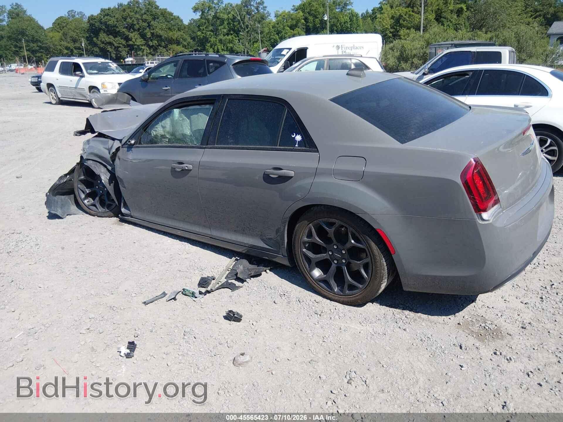 2019 CHRYSLER 300 - VIN: 2C3CCABG3KH533435 - Фото 3