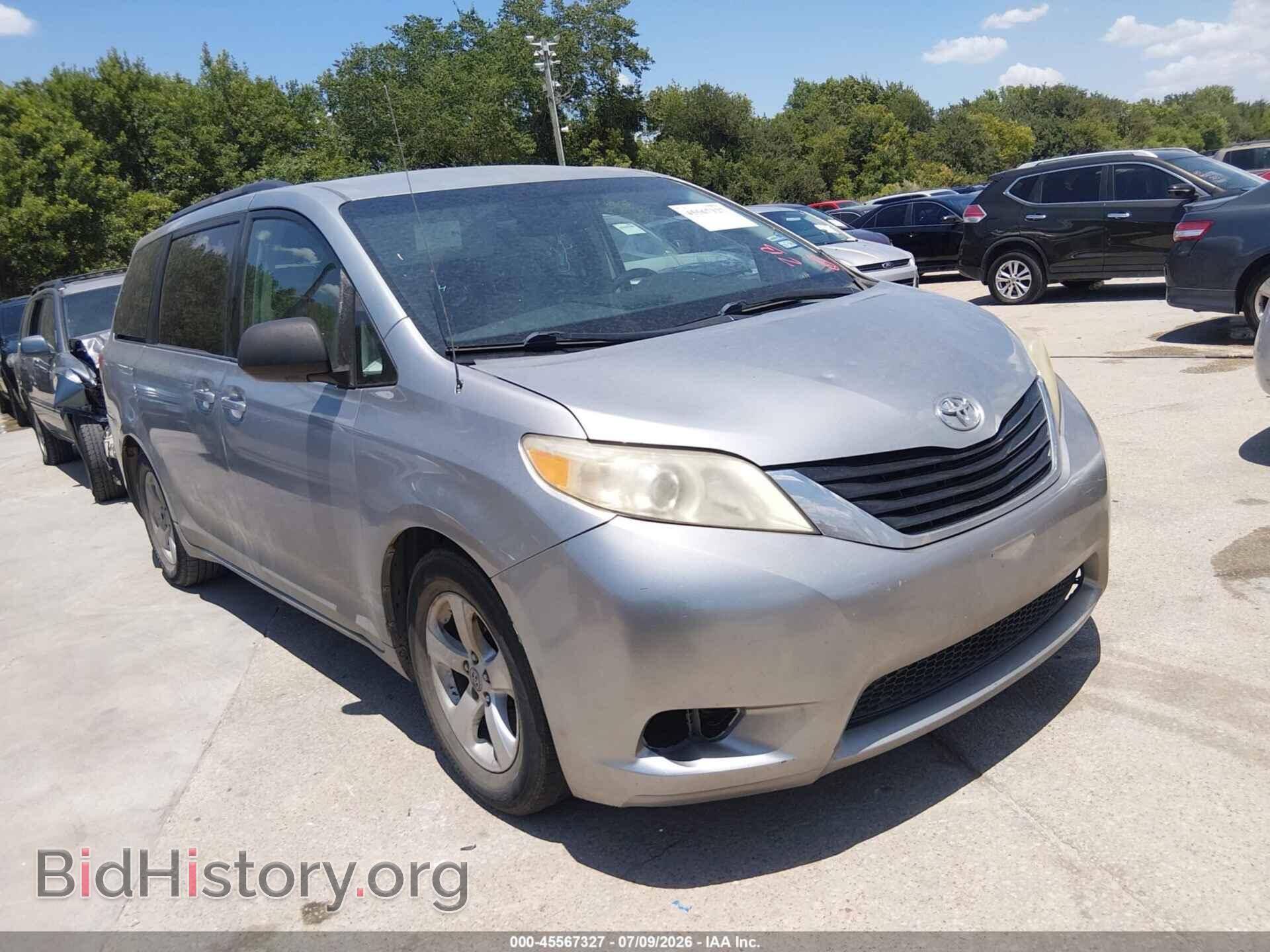 Фотография 5TDKK3DC6BS068666 - TOYOTA SIENNA 2011