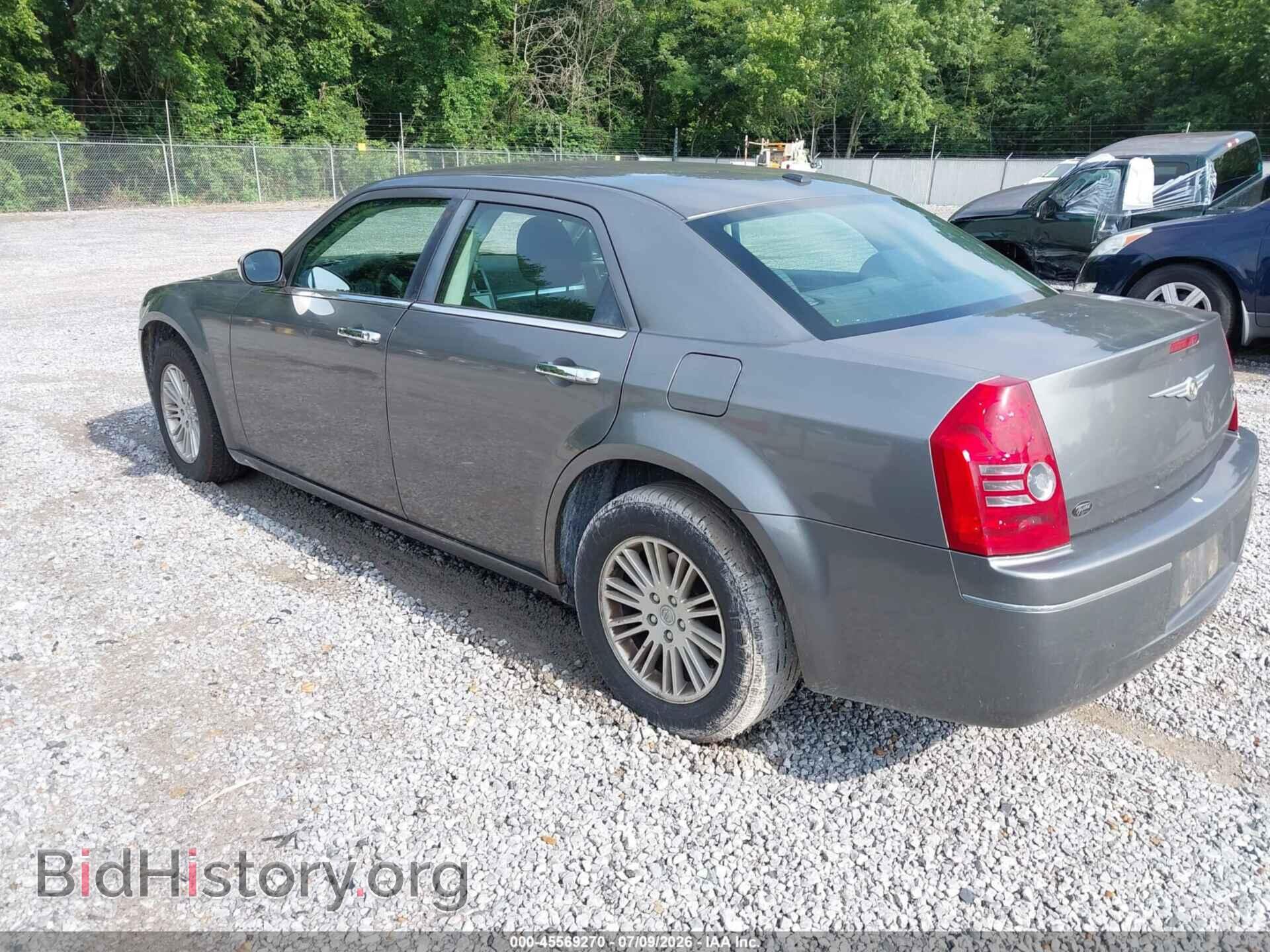 2010 CHRYSLER 300 - VIN: 2C3CA1CV9AH318935 - Photo 3