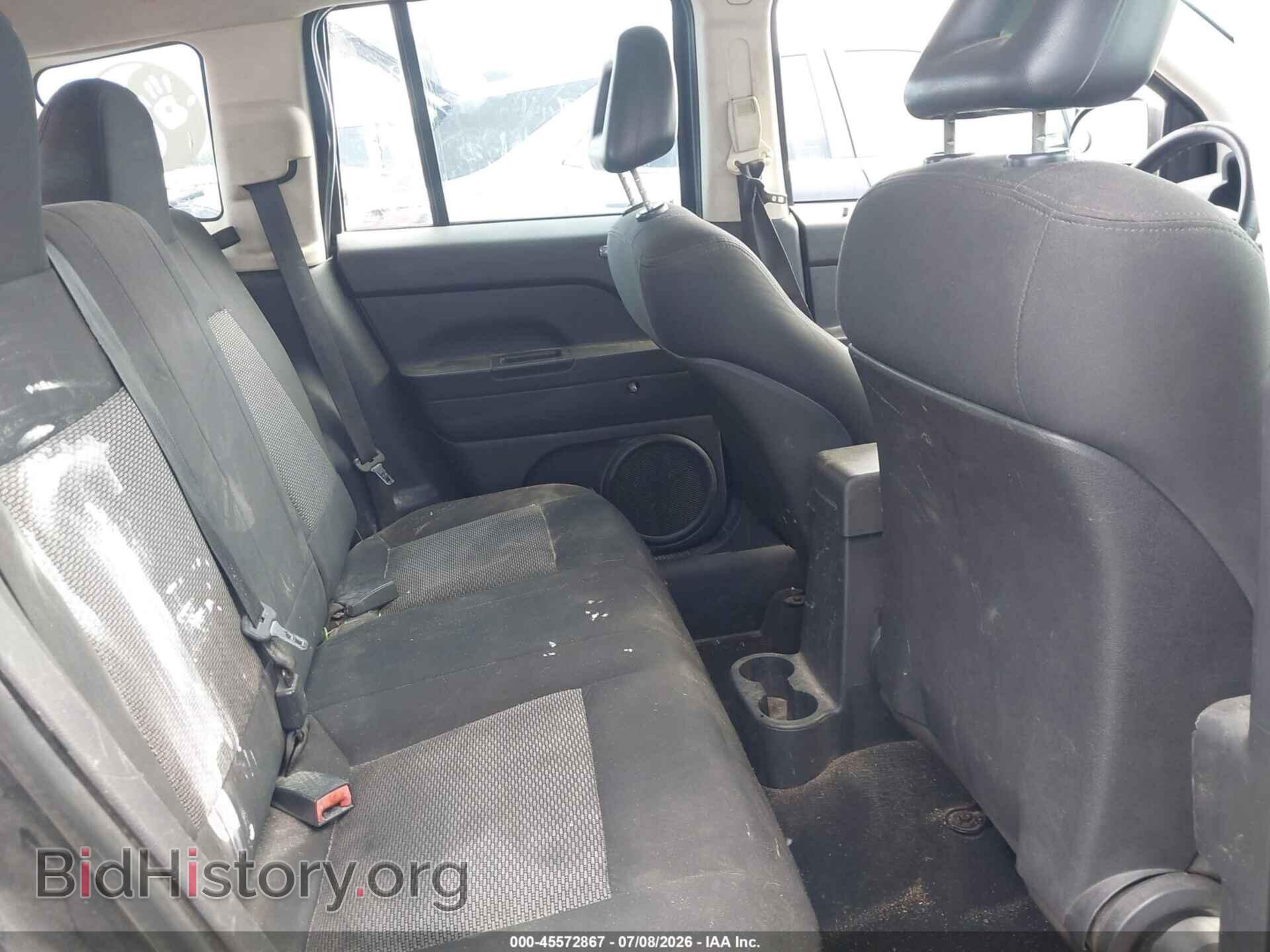 2008 JEEP COMPASS - VIN: 1J8FT47028D767182 - Photo 8
