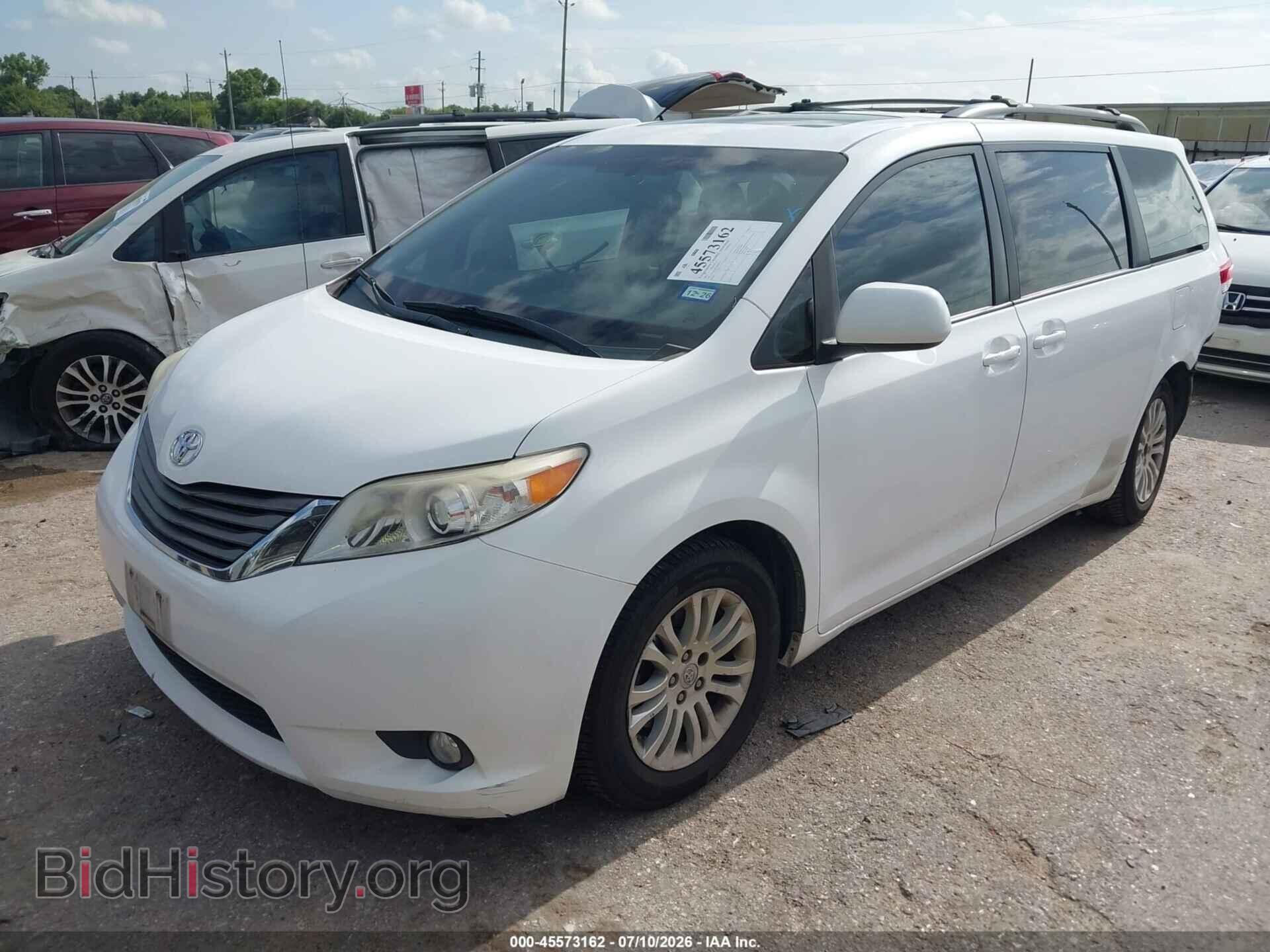 2011 TOYOTA SIENNA - VIN: 5TDYK3DC4BS099117 - Фото 2