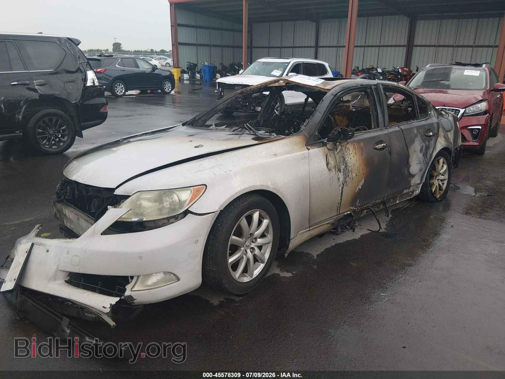 2008 LEXUS LS 460 - VIN: JTHBL46FX85075532 - Photo 2
