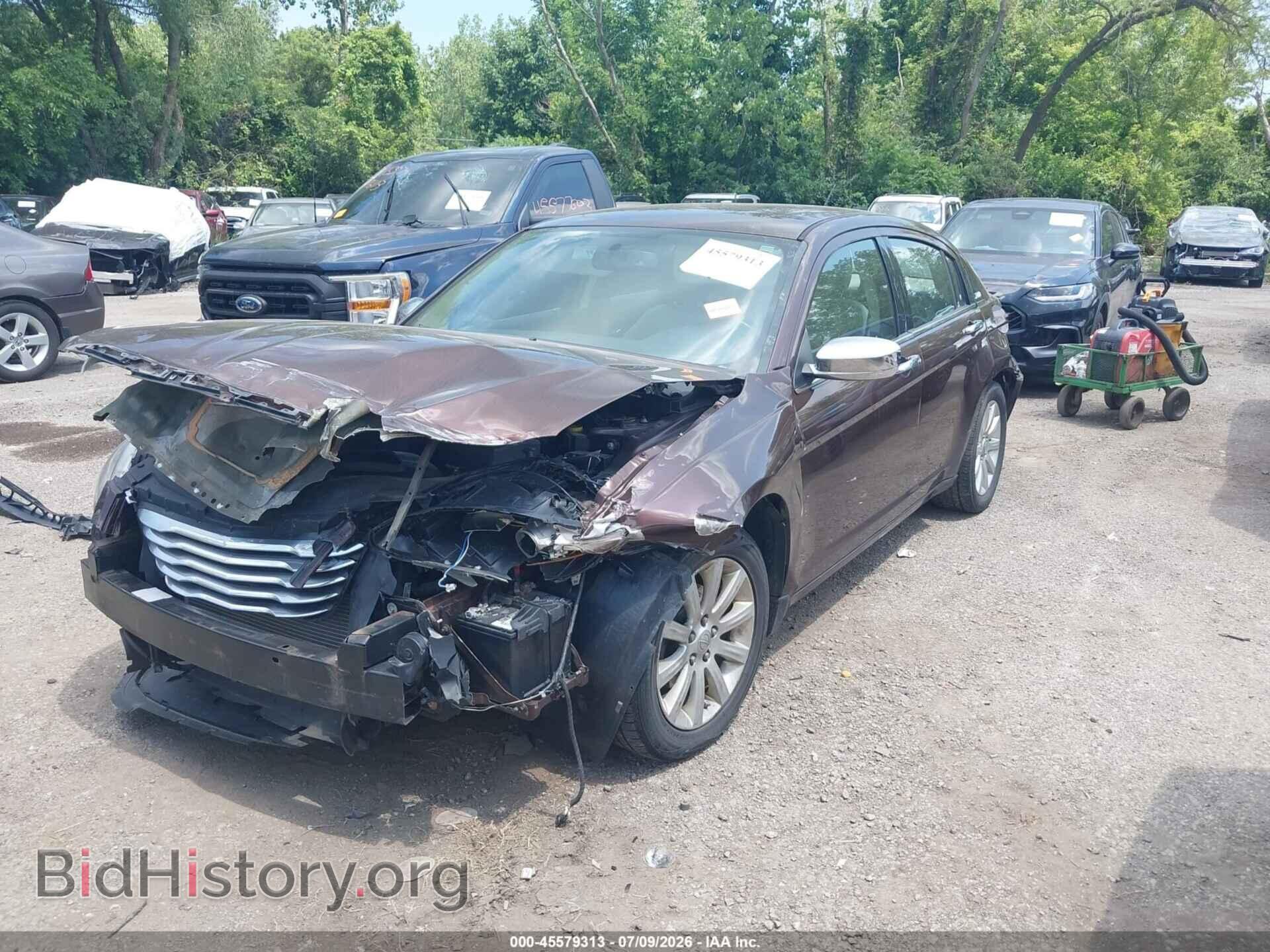 2013 CHRYSLER 200 - VIN: 1C3CCBCG3DN754905 - Photo 2