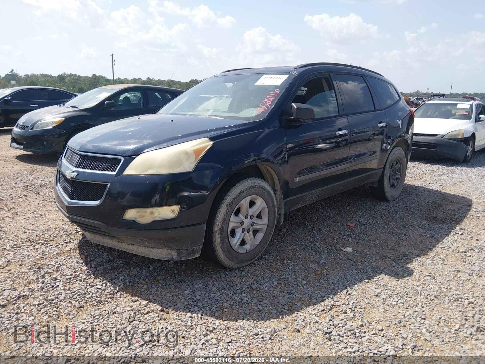 2010 CHEVROLET TRAVERSE - VIN: 1GNLREED8AS118564 - Photo 2