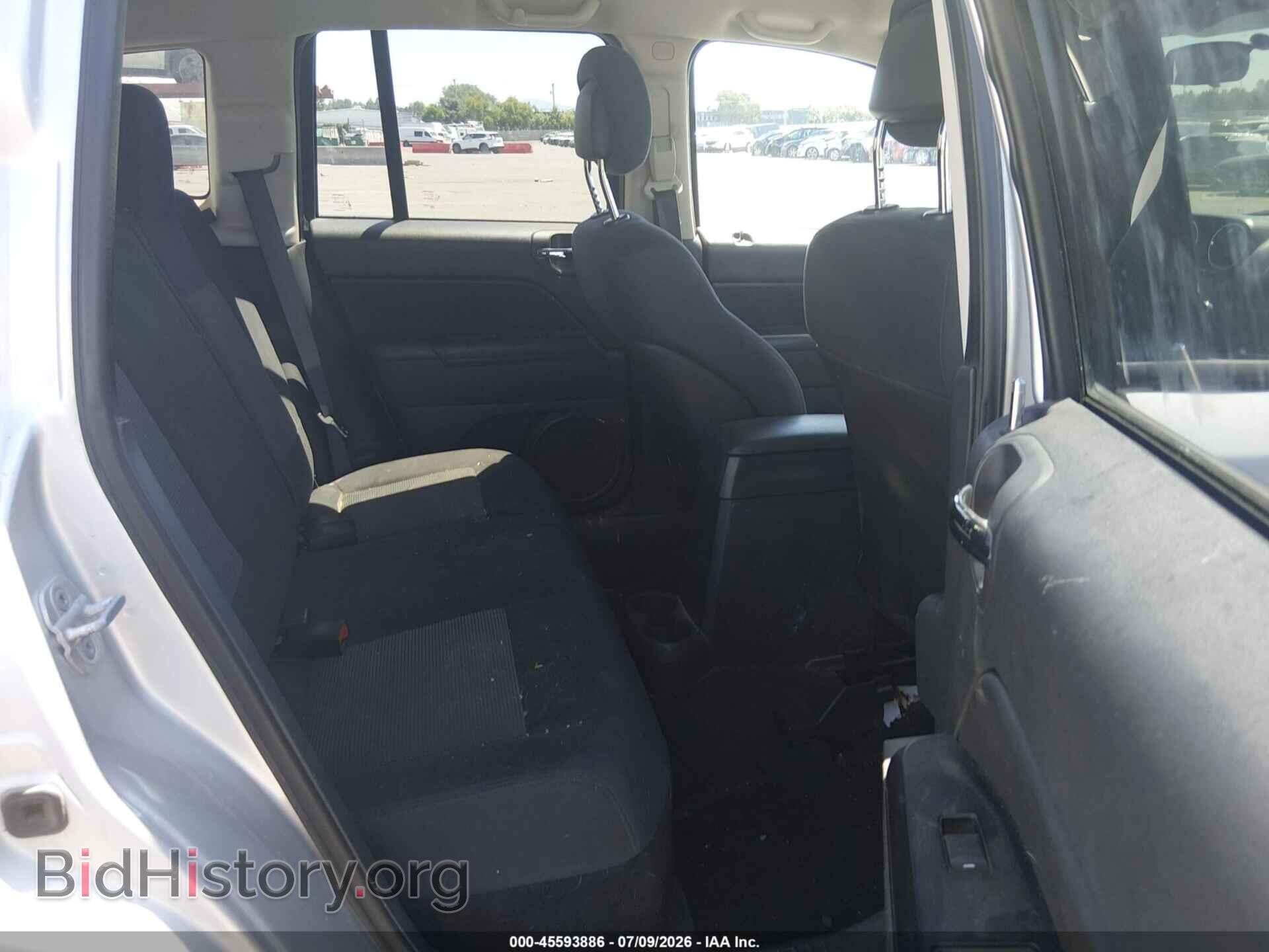 2012 JEEP COMPASS - VIN: 1C4NJDBB3CD705686 - Photo 8