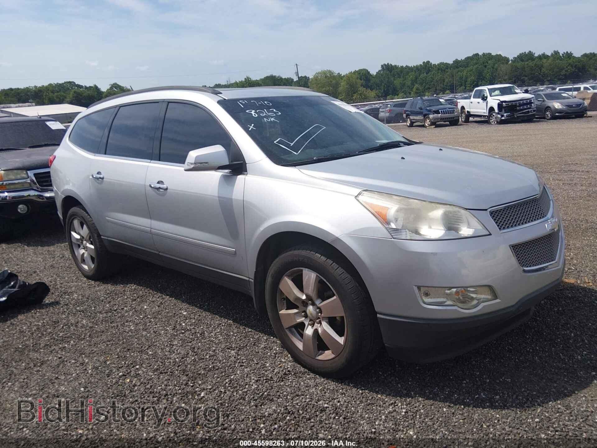 Фотография 1GNKRLED9CJ219945 - CHEVROLET TRAVERSE 2012