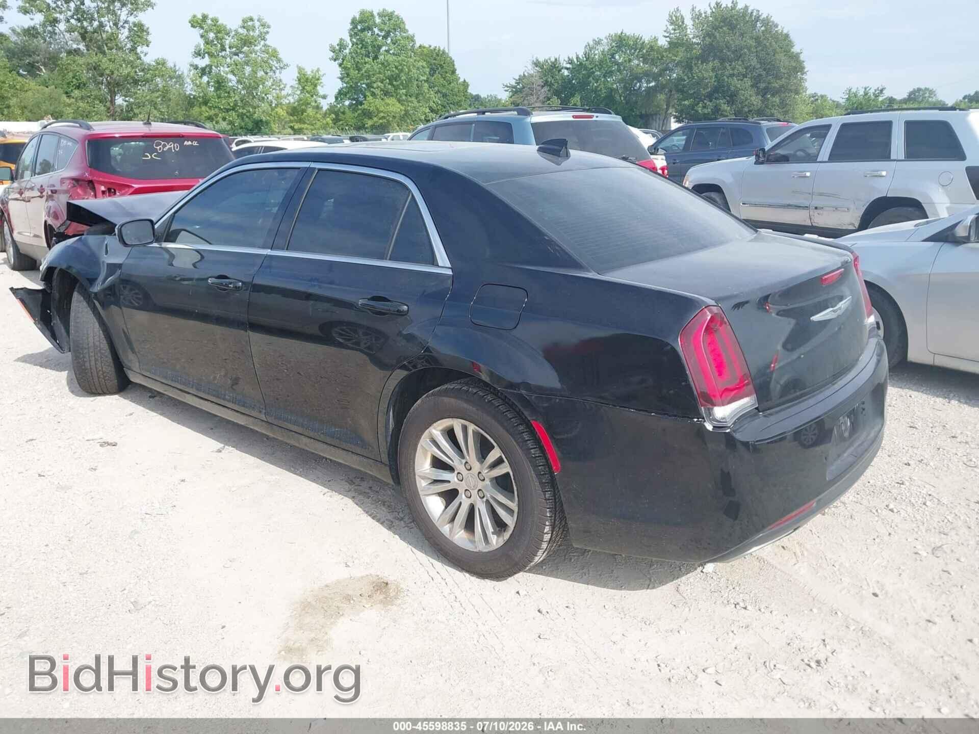 2017 CHRYSLER 300 - VIN: 2C3CCAAG6HH506367 - Фото 3