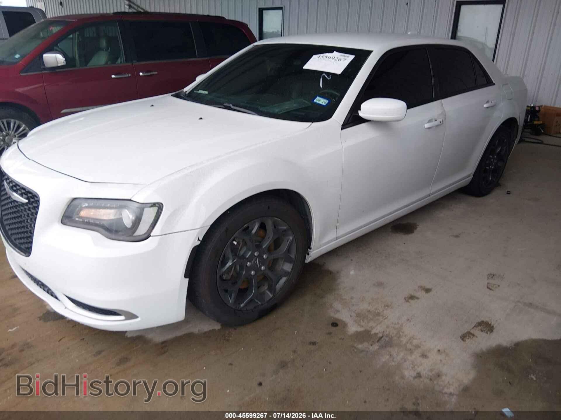2019 CHRYSLER 300 - VIN: 2C3CCAGG1KH648558 - Фото 2