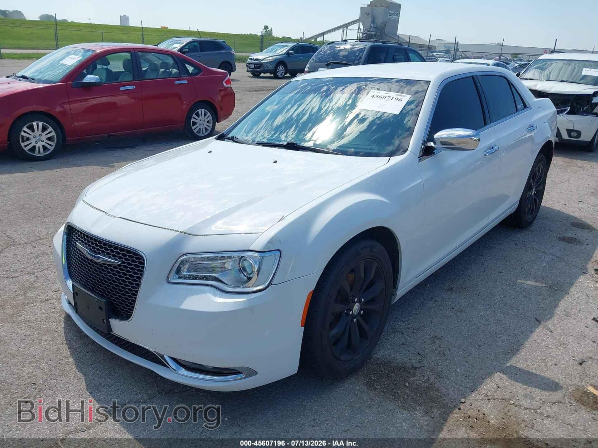 2018 CHRYSLER 300 - VIN: 2C3CCAKG5JH160185 - Photo 2