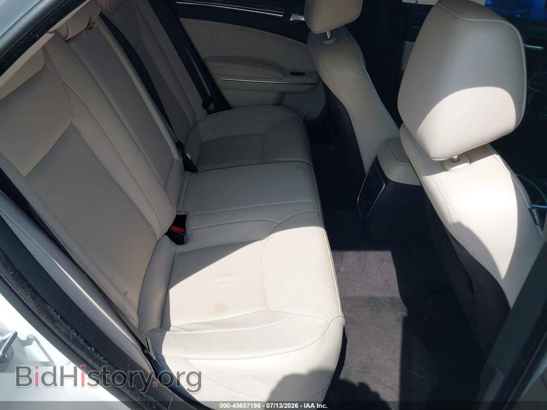 2018 CHRYSLER 300 - VIN: 2C3CCAKG5JH160185 - Photo 8
