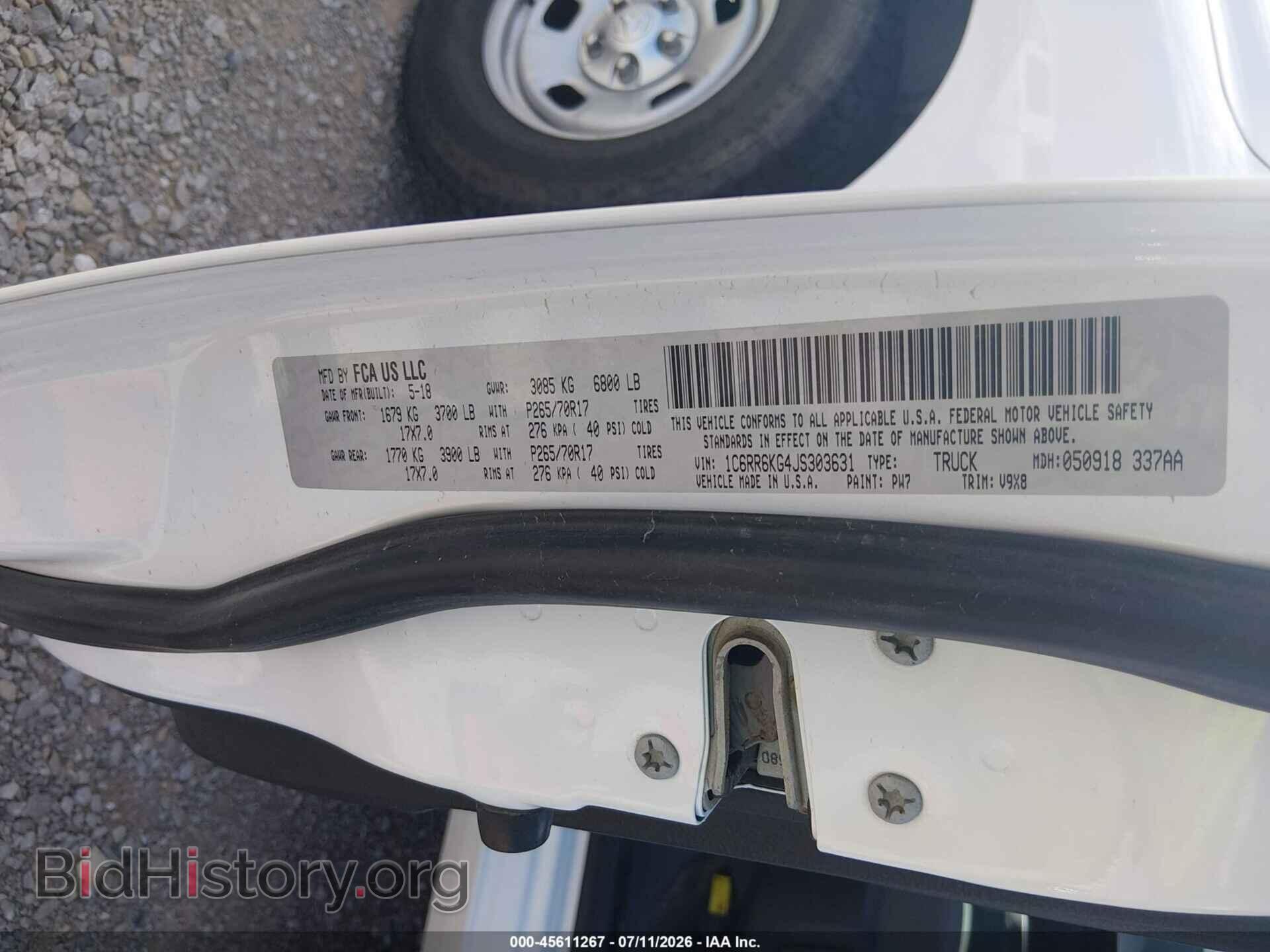 2018 RAM 1500 - VIN: 1C6RR6KG4JS303631 - Фото 9