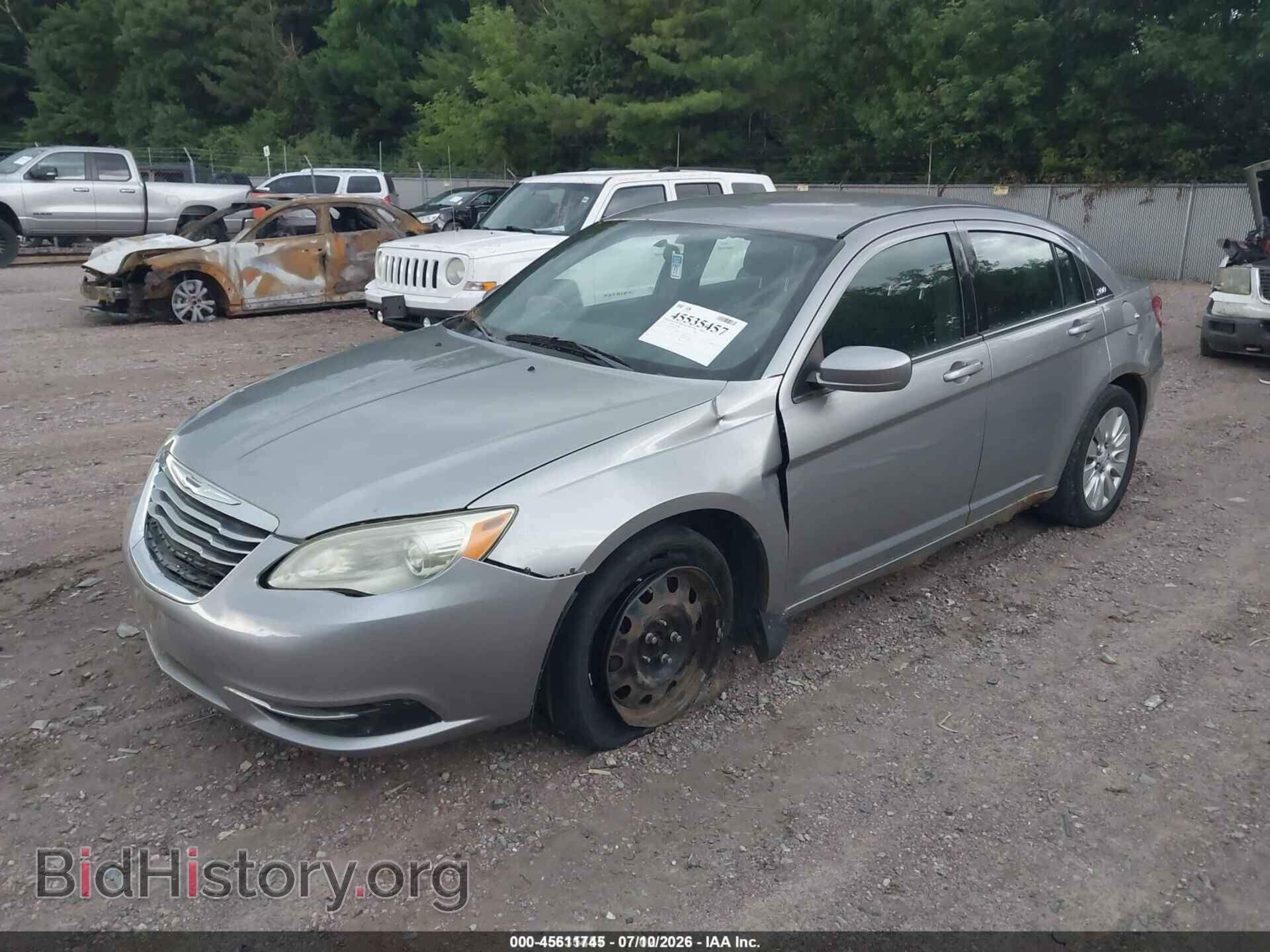 2013 CHRYSLER 200 - VIN: 1C3CCBAB7DN647427 - Фото 2
