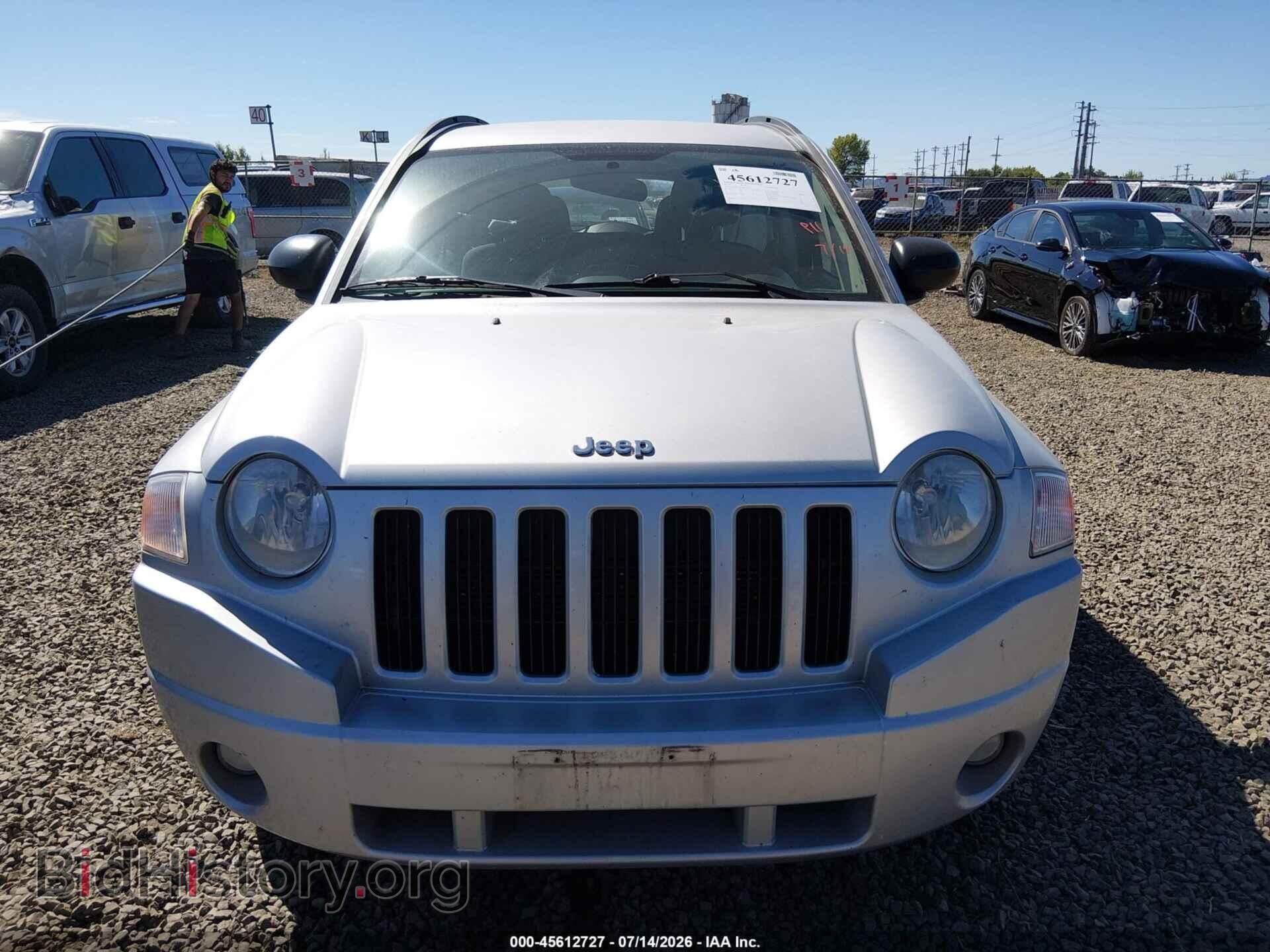 2010 JEEP COMPASS - VIN: 1J4NF4FB7AD649321 - Photo 12