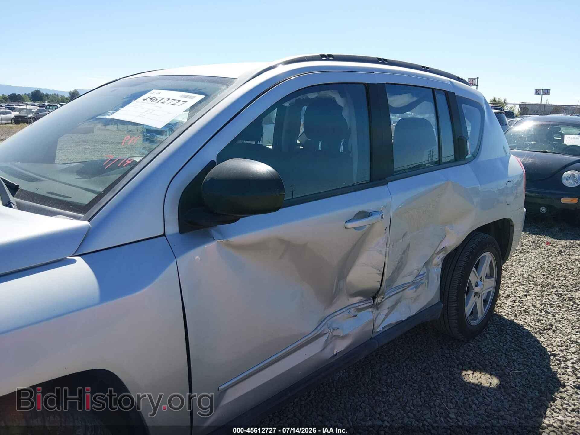 2010 JEEP COMPASS - VIN: 1J4NF4FB7AD649321 - Photo 19