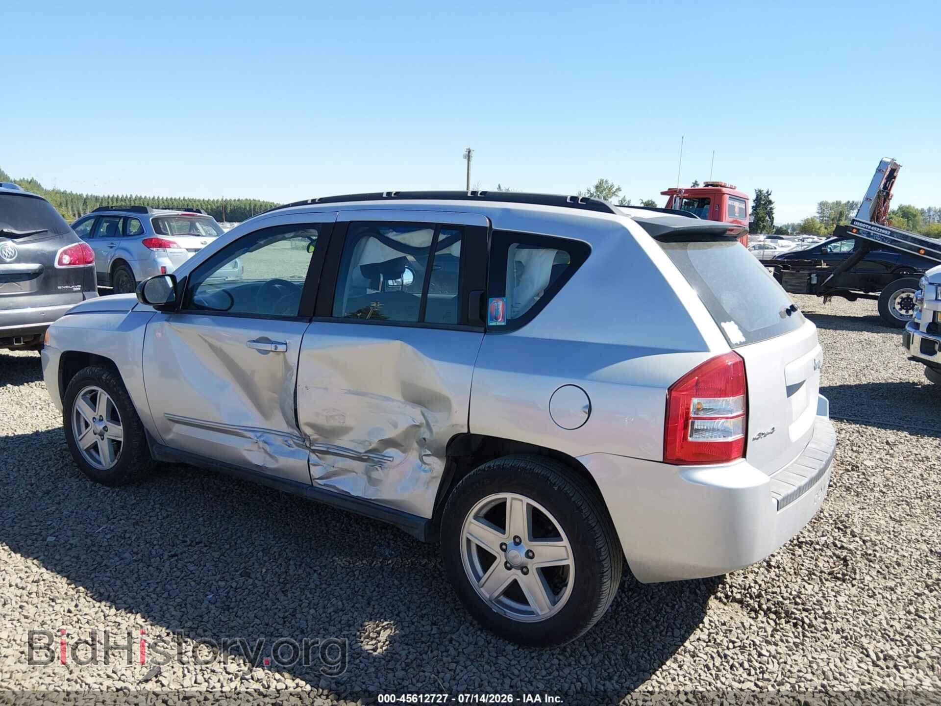 2010 JEEP COMPASS - VIN: 1J4NF4FB7AD649321 - Photo 3