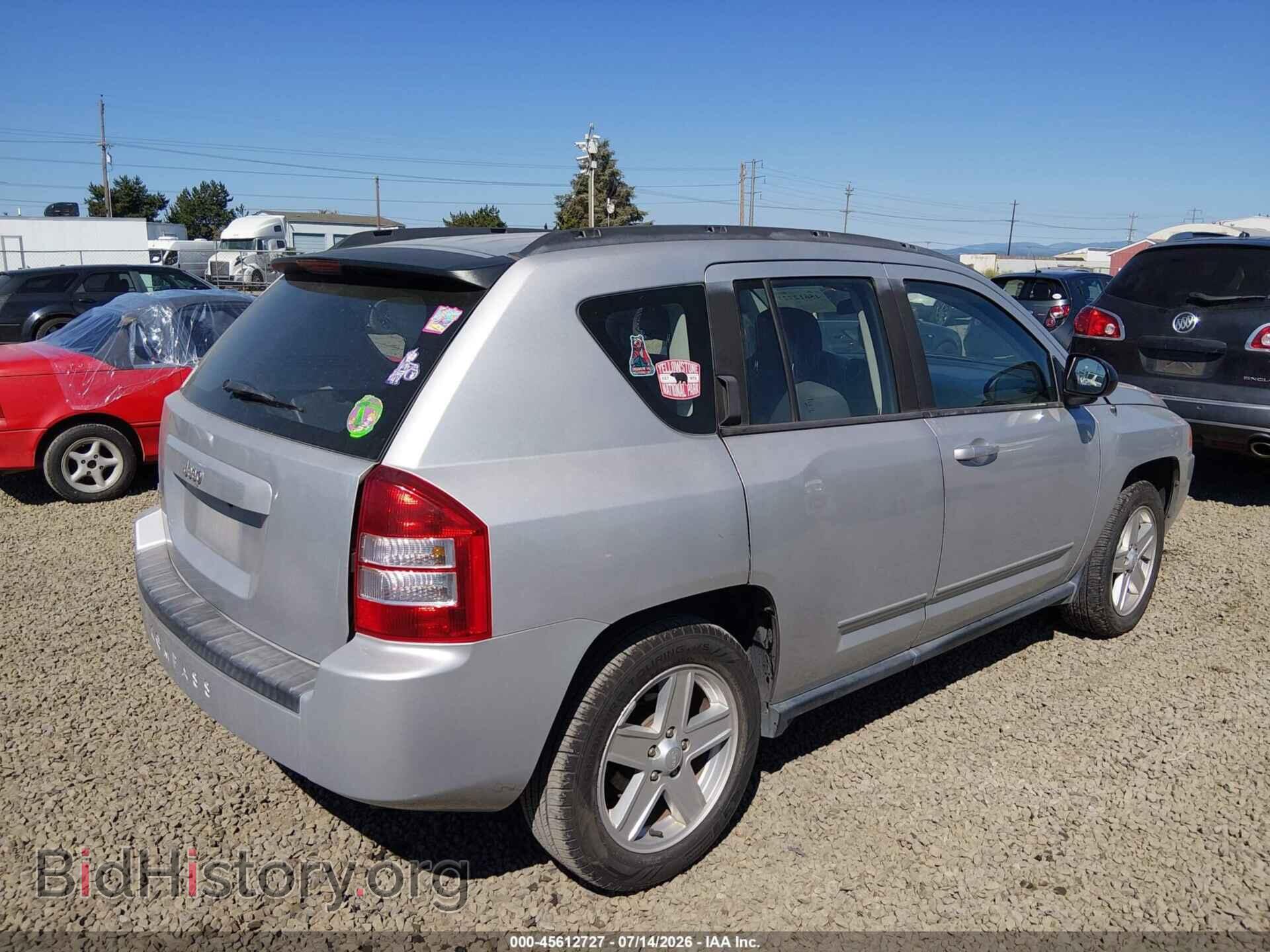 2010 JEEP COMPASS - VIN: 1J4NF4FB7AD649321 - Photo 4
