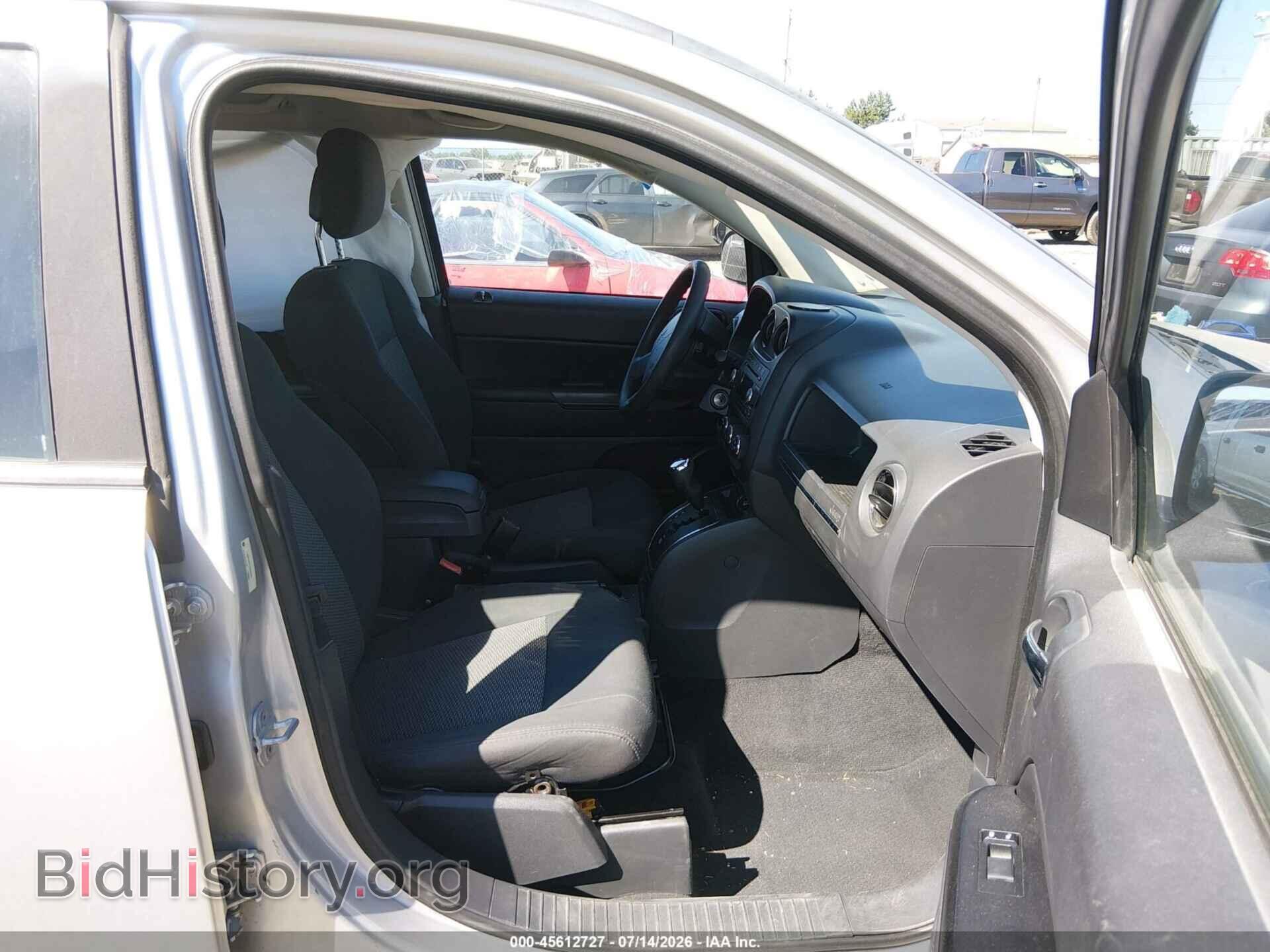 2010 JEEP COMPASS - VIN: 1J4NF4FB7AD649321 - Photo 5
