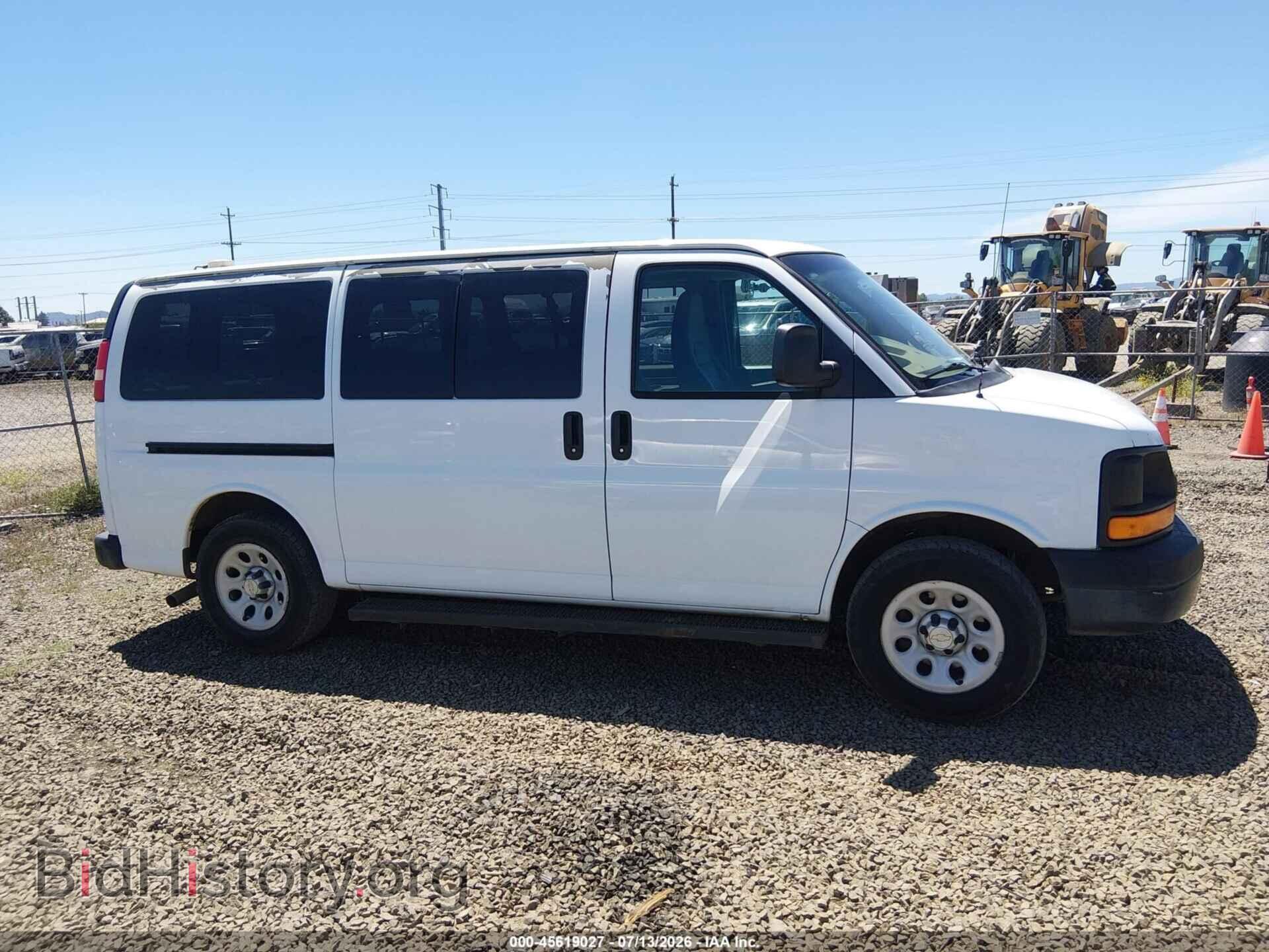 2011 CHEVROLET EXPRESS 1500 - VIN: 1GNSHBF41B1114102 - Фото 18