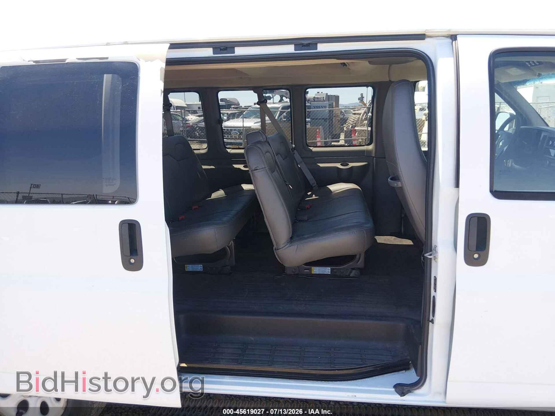 2011 CHEVROLET EXPRESS 1500 - VIN: 1GNSHBF41B1114102 - Фото 8