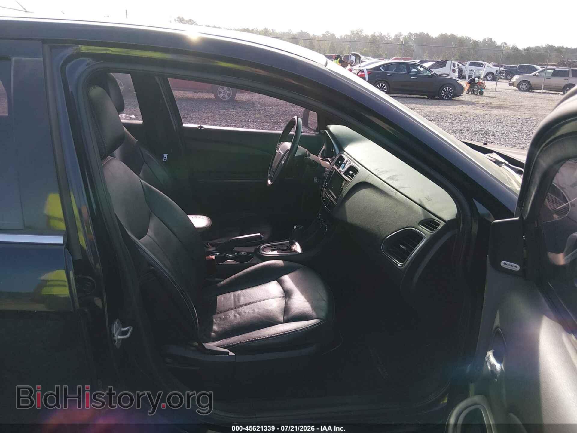 2011 CHRYSLER 200 - VIN: 1C3BC2FB1BN504877 - Фото 5