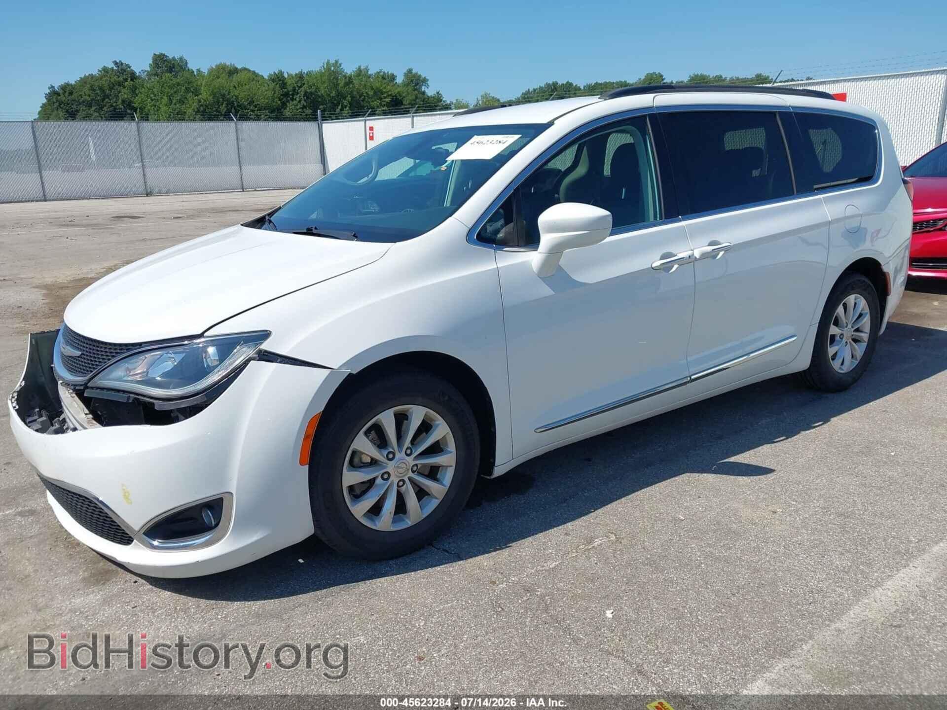 2017 CHRYSLER PACIFICA - VIN: 2C4RC1BGXHR794196 - Photo 2