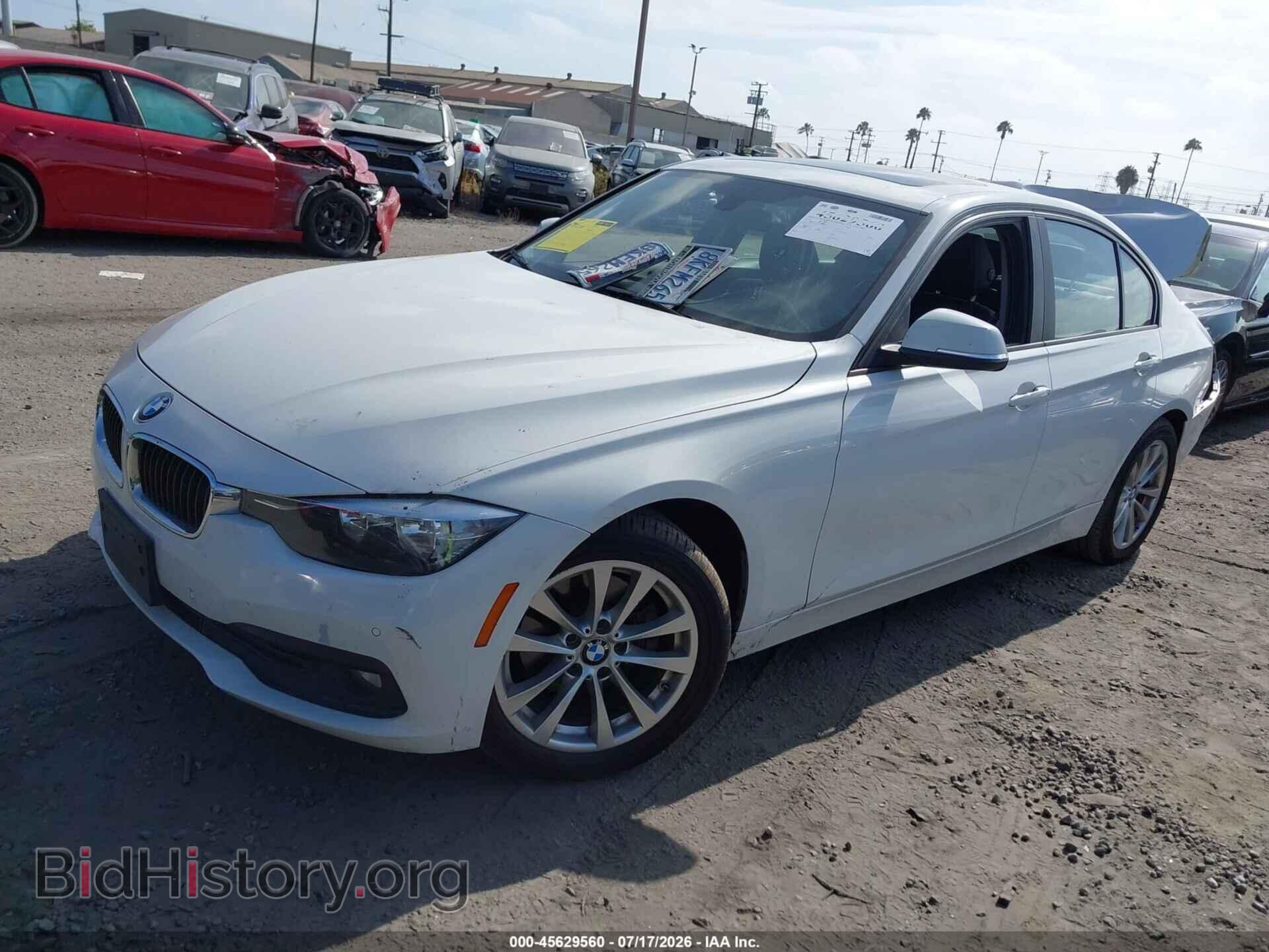 2016 BMW 320I - VIN: WBA8E5G55GNU20284 - Фото 2