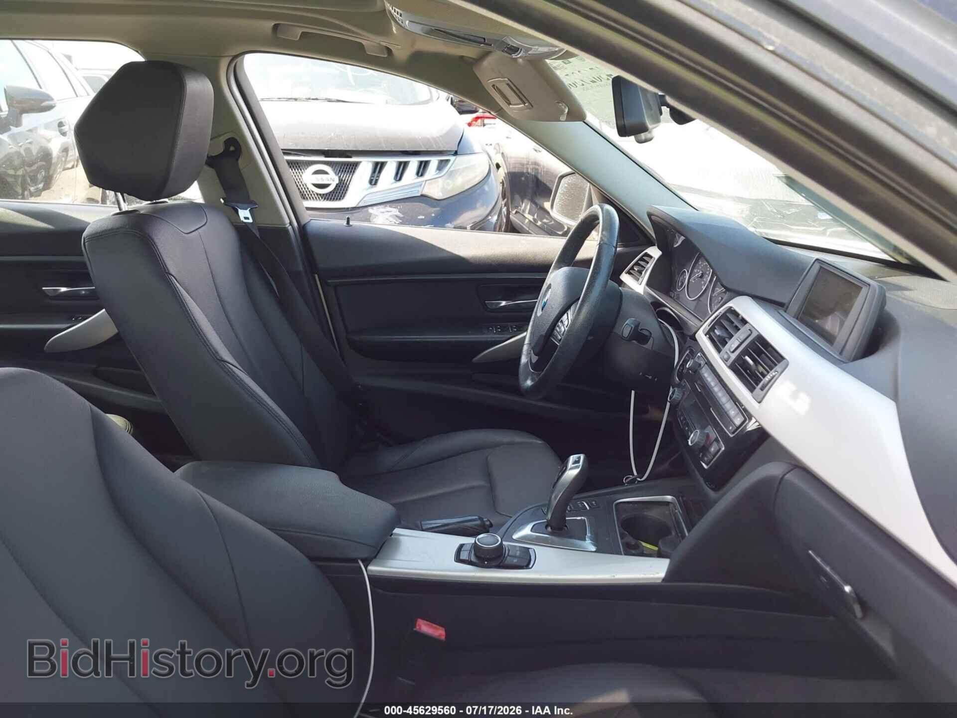 2016 BMW 320I - VIN: WBA8E5G55GNU20284 - Фото 5