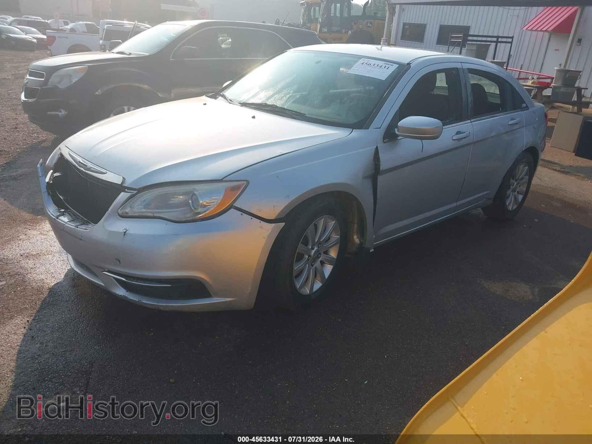 2012 CHRYSLER 200 - VIN: 1C3CCBAB4CN282428 - Photo 2
