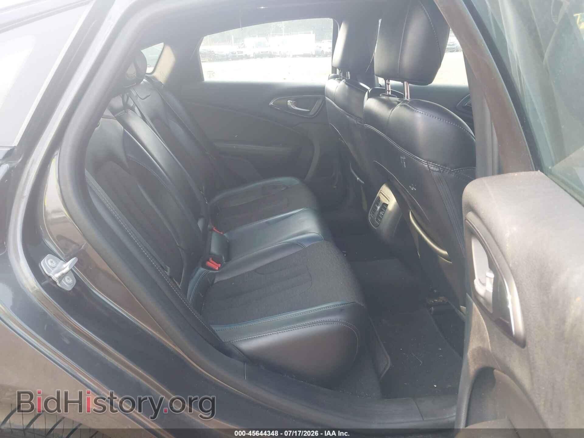 2016 CHRYSLER 200 - VIN: 1C3CCCDGXGN110407 - Photo 8