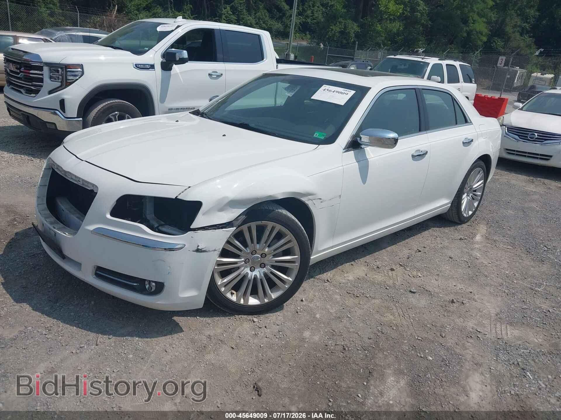 2011 CHRYSLER 300 - VIN: 2C3CA5CG1BH564193 - Photo 2