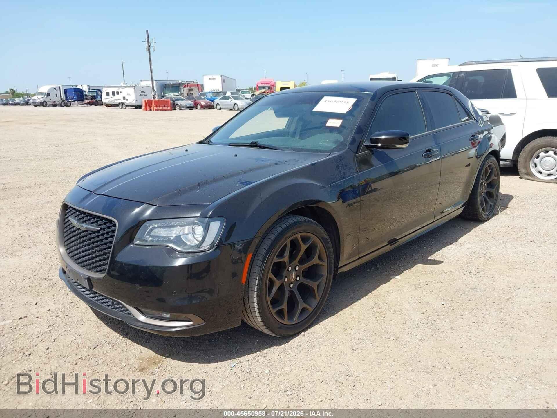 2018 CHRYSLER 300 - VIN: 2C3CCABG5JH190884 - Фото 2
