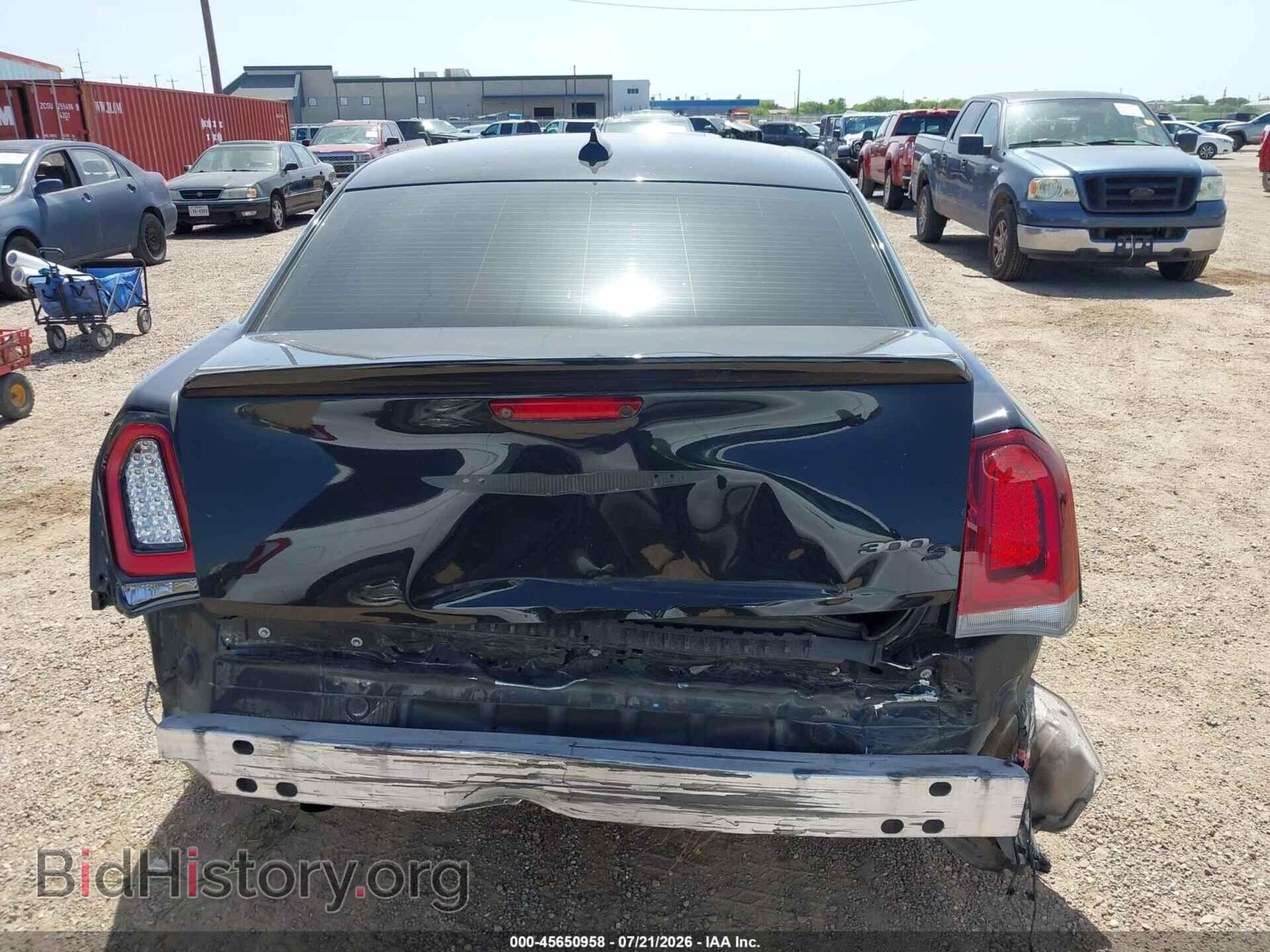 2018 CHRYSLER 300 - VIN: 2C3CCABG5JH190884 - Фото 17
