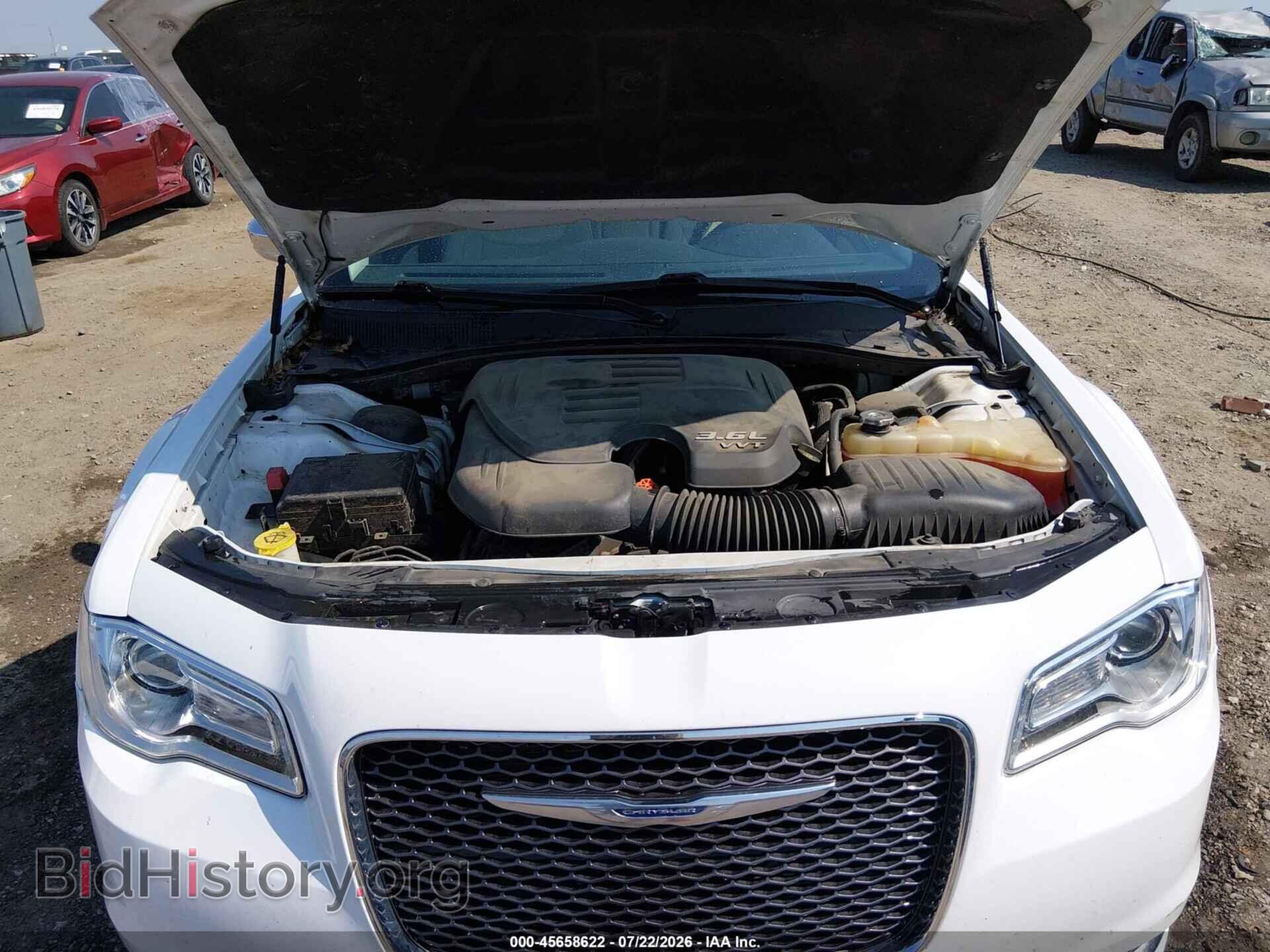 2016 CHRYSLER 300C - VIN: 2C3CCAEG5GH294604 - Фото 10
