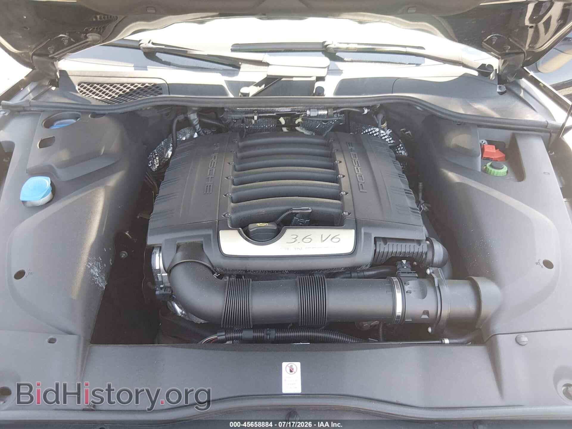 2016 PORSCHE CAYENNE - VIN: WP1AA2A22GKA11690 - Photo 10