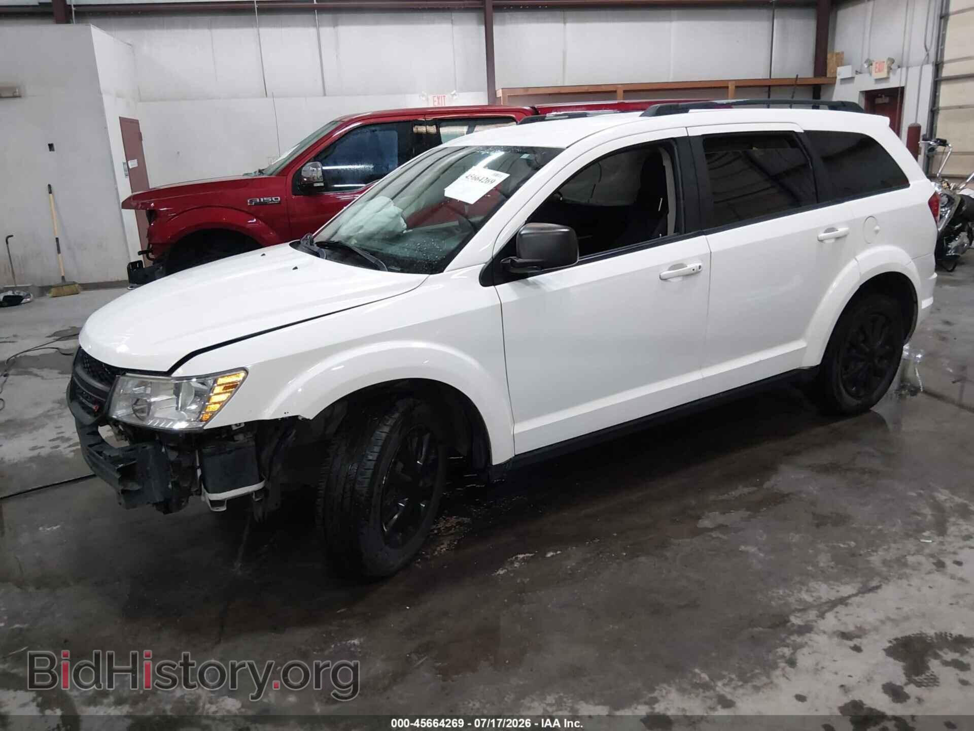 2018 DODGE JOURNEY - VIN: 3C4PDCAB7JT533827 - Photo 2