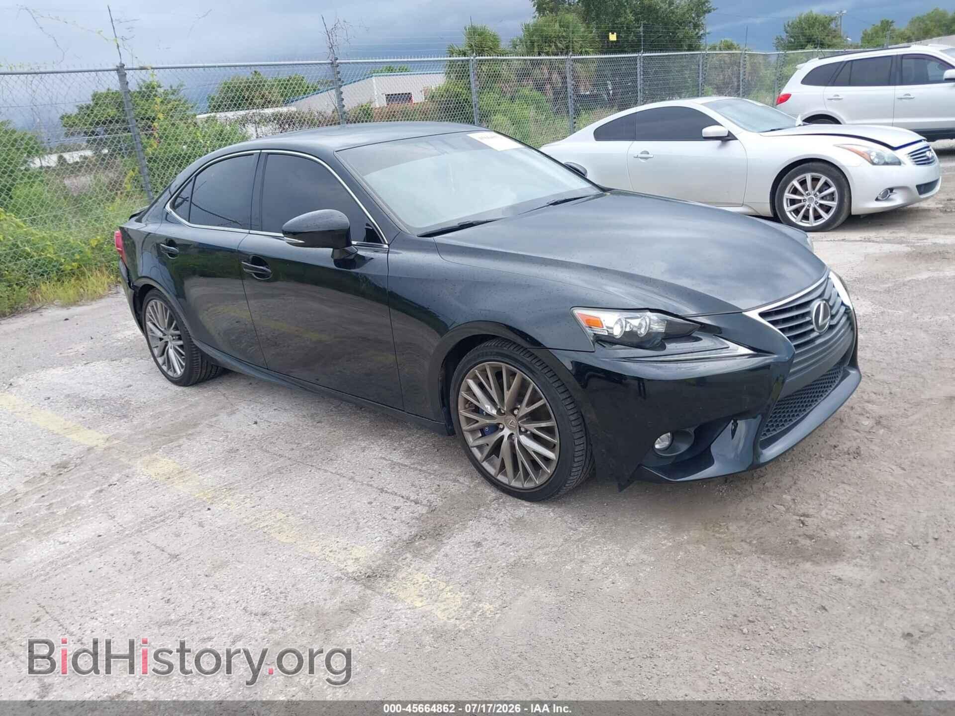 Photo JTHBA1D2XG5008951 - LEXUS IS 200T 2016