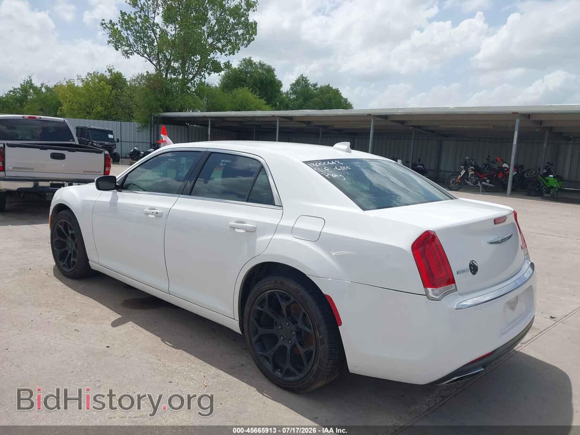 2016 CHRYSLER 300 - VIN: 2C3CCAAG2GH334448 - Photo 3