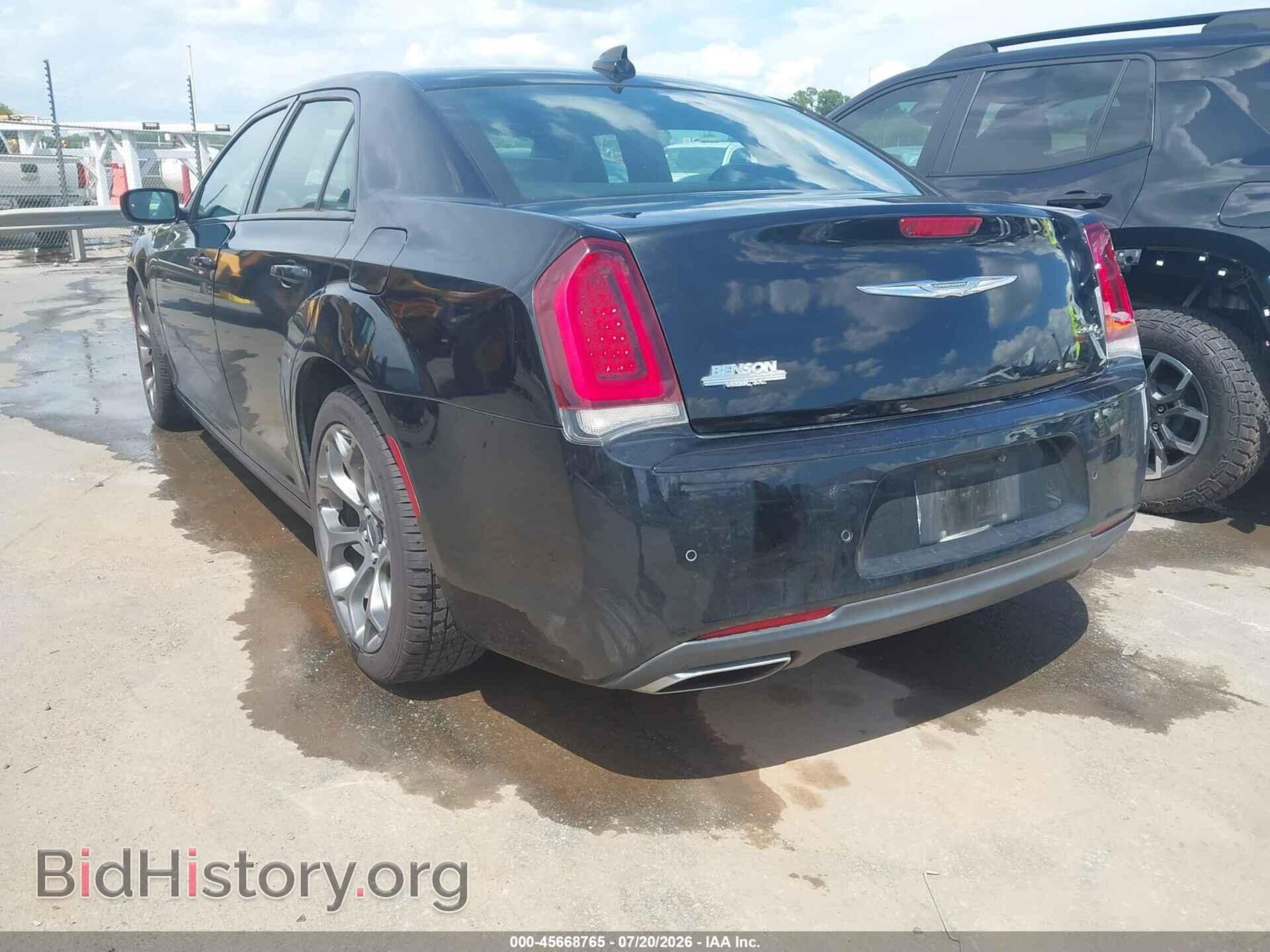 2018 CHRYSLER 300 - VIN: 2C3CCABG7JH249613 - Фото 3
